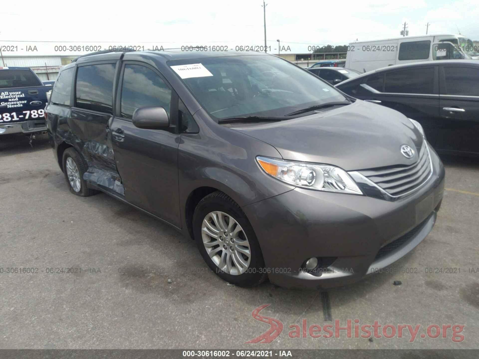 5TDYZ3DC9HS890277 2017 TOYOTA SIENNA