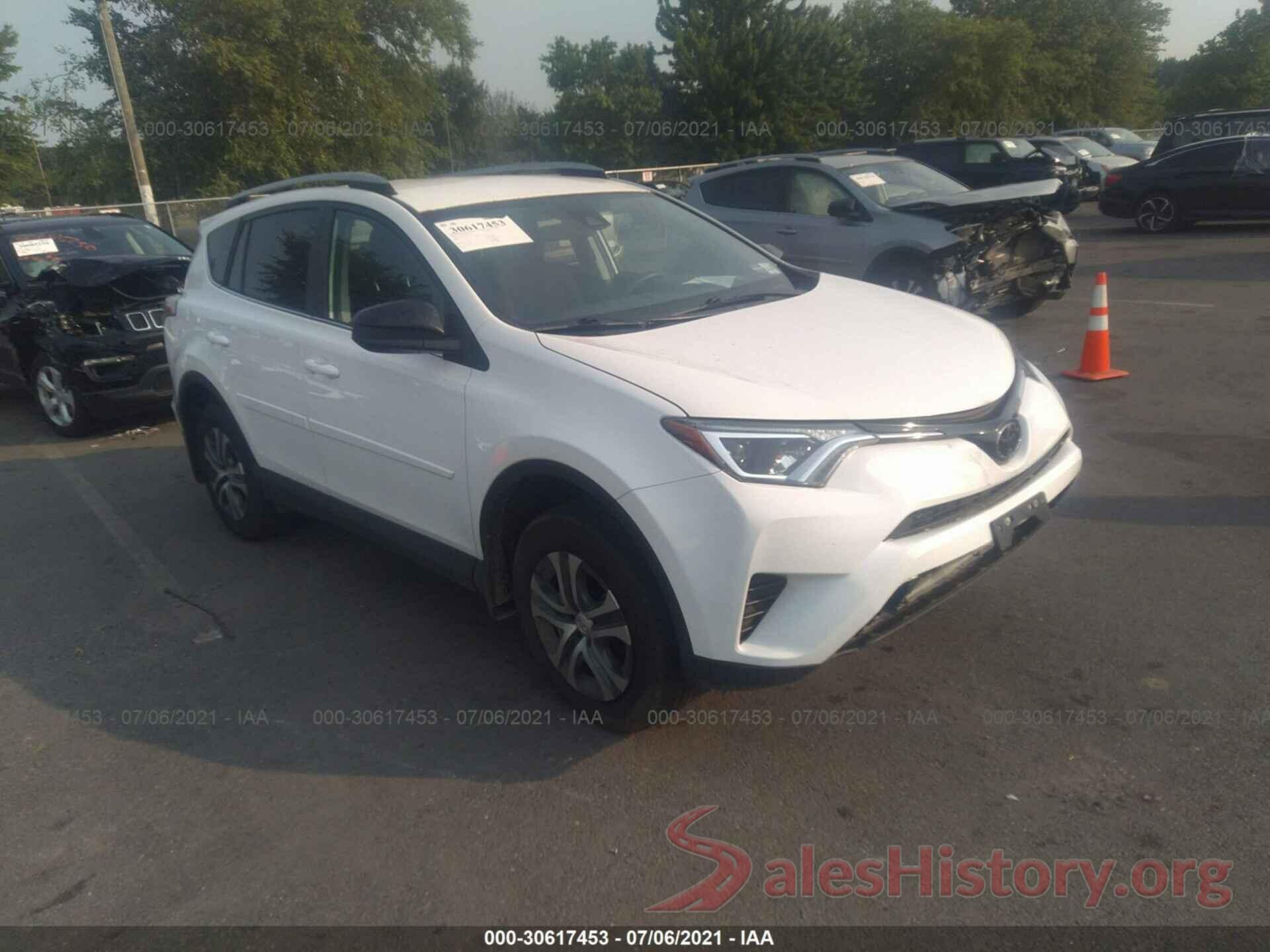 2T3BFREV3JW845180 2018 TOYOTA RAV4