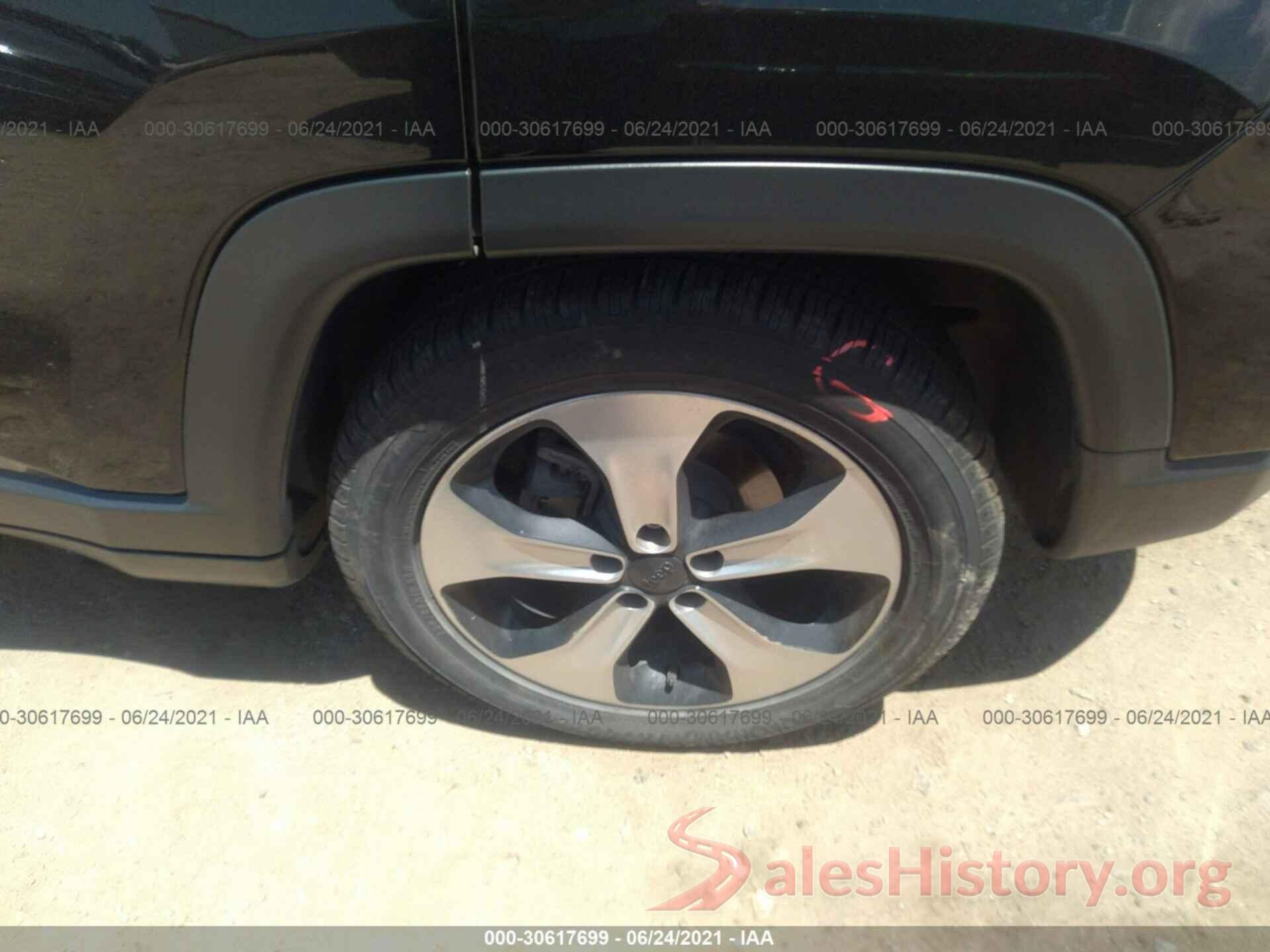 3C4NJCBB9JT137185 2018 JEEP COMPASS