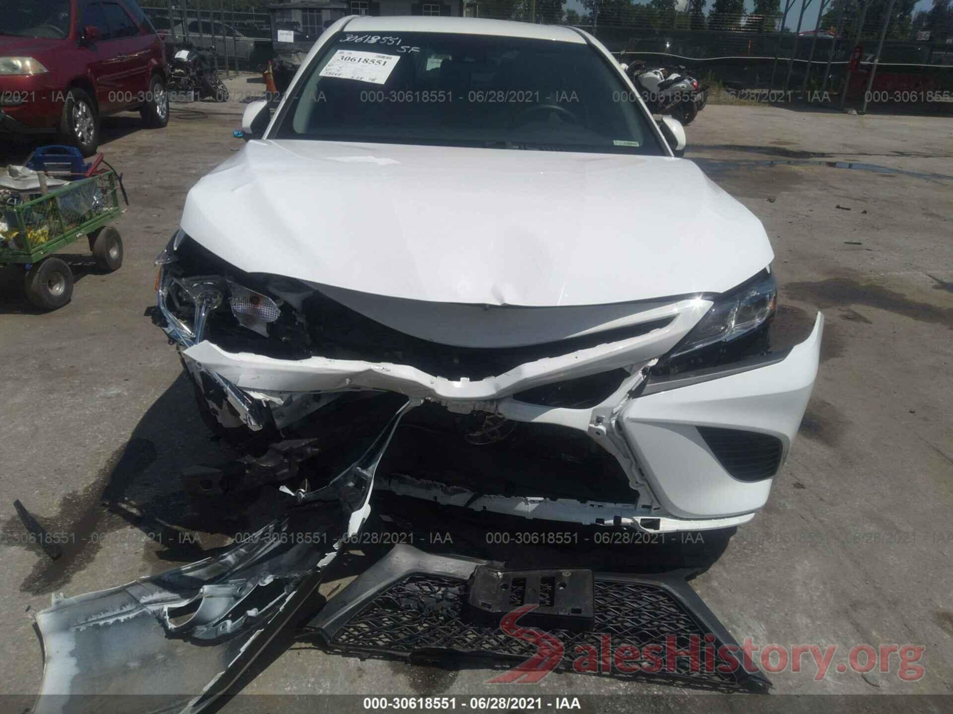 4T1B11HK4JU585902 2018 TOYOTA CAMRY