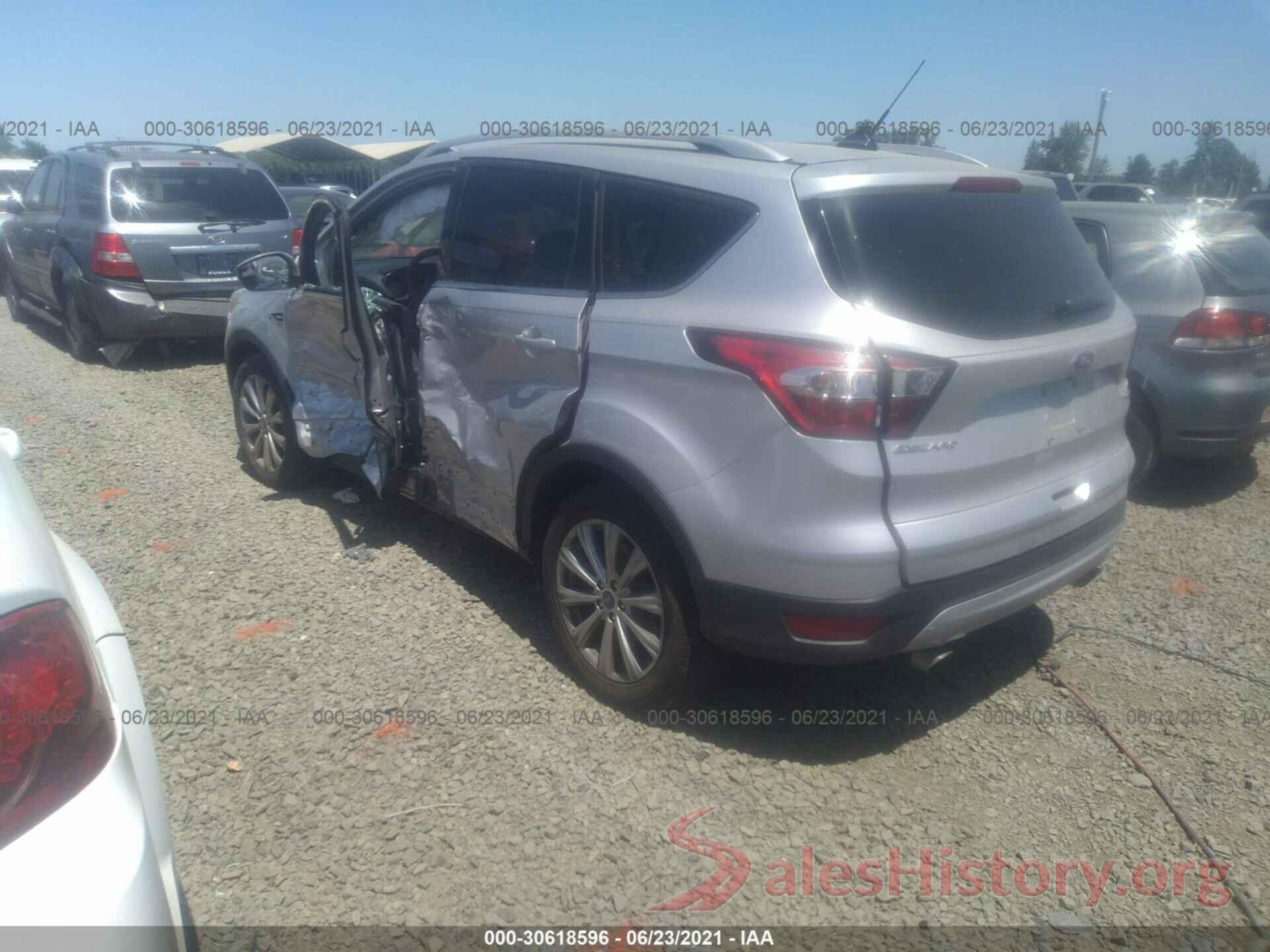 1FMCU9J9XJUC89736 2018 FORD ESCAPE