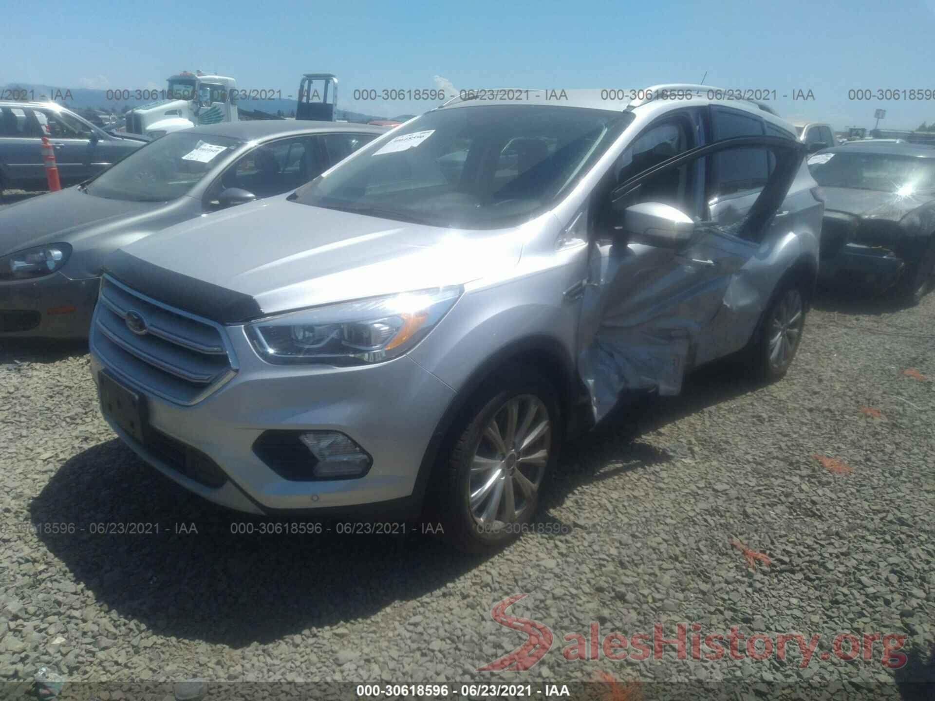 1FMCU9J9XJUC89736 2018 FORD ESCAPE