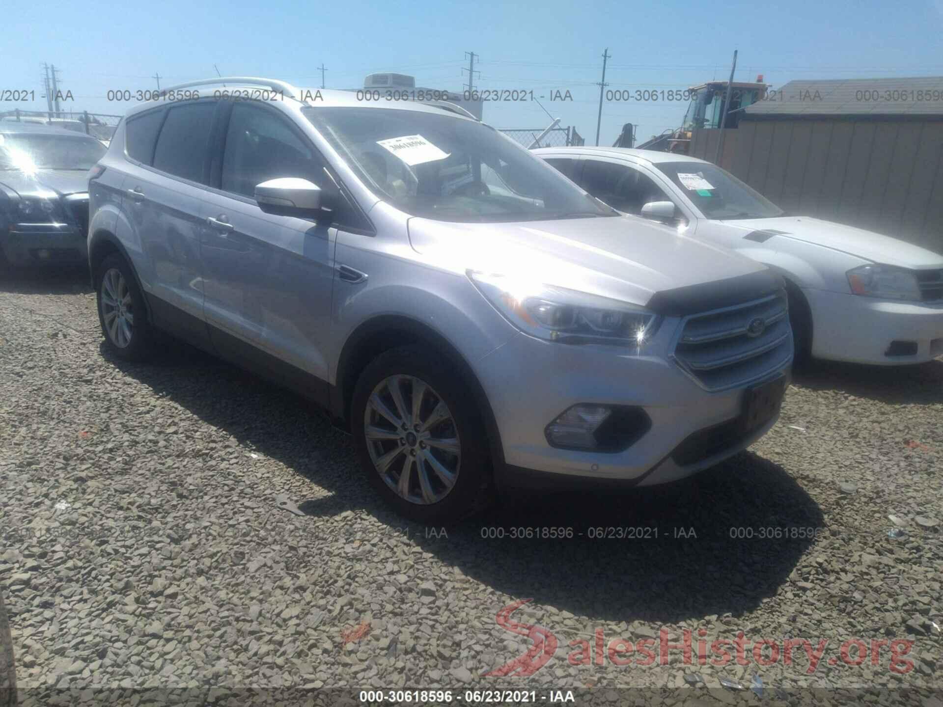 1FMCU9J9XJUC89736 2018 FORD ESCAPE