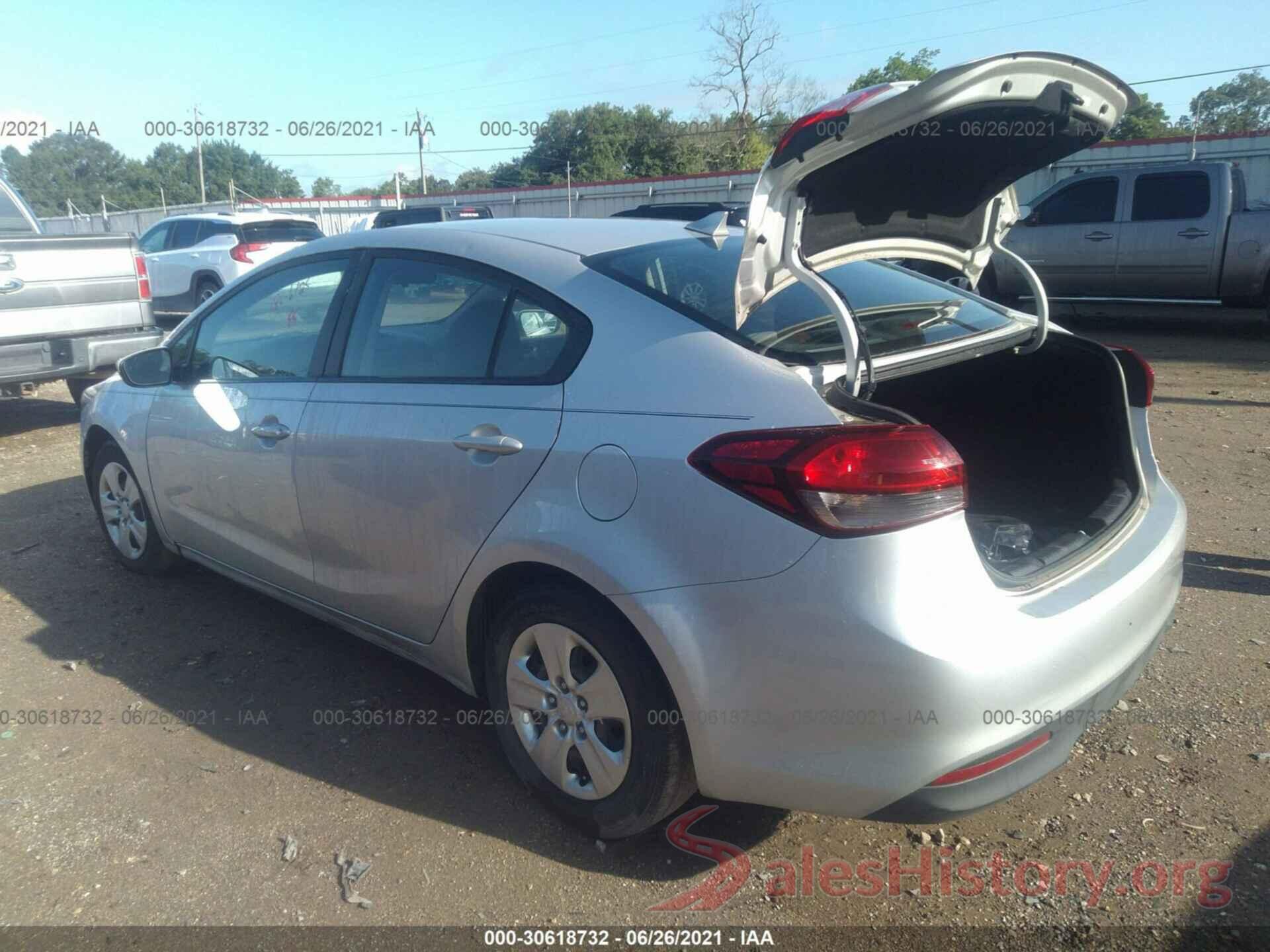 3KPFK4A72HE098989 2017 KIA FORTE