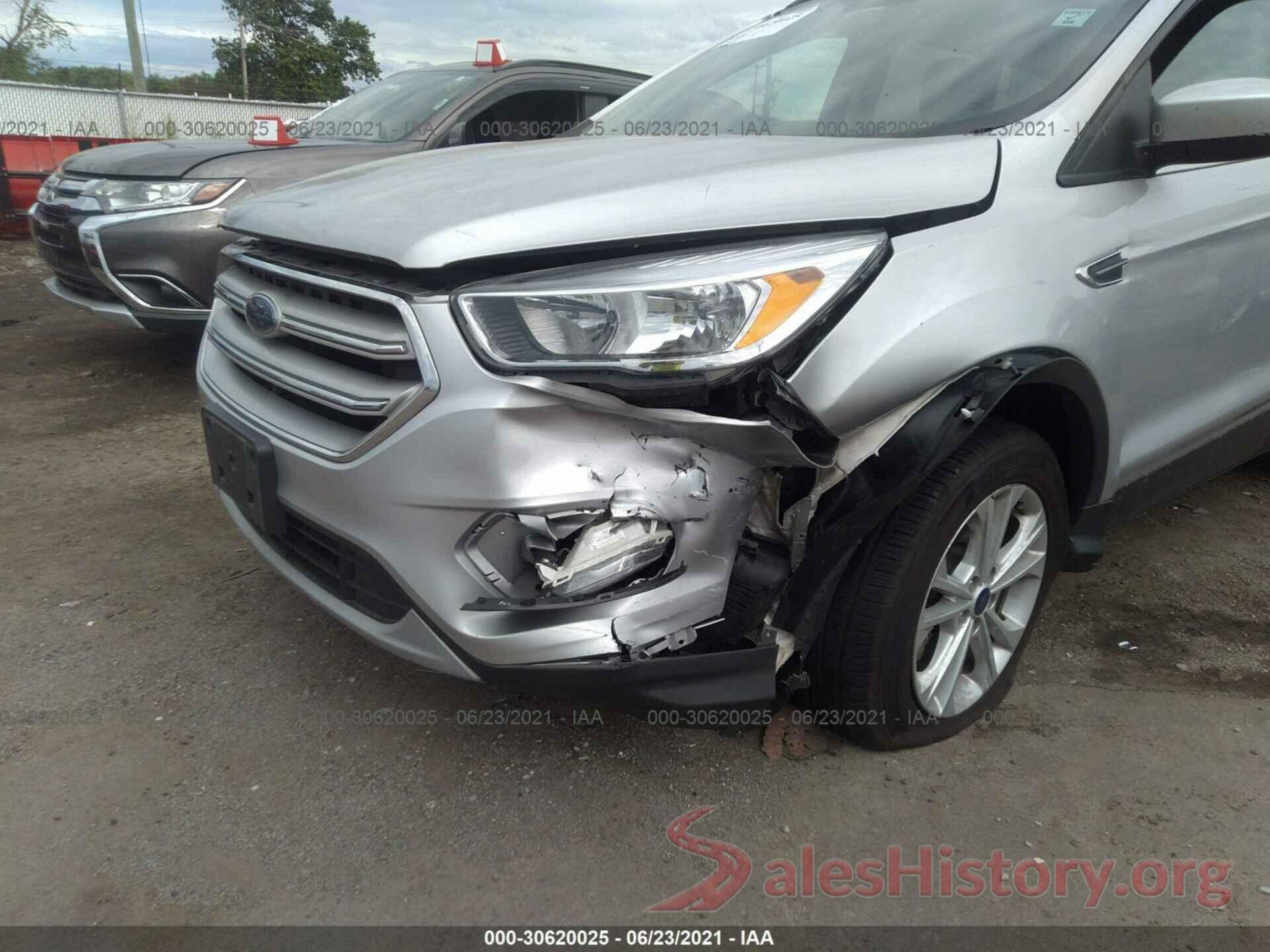 1FMCU9G97JUB49313 2018 FORD ESCAPE