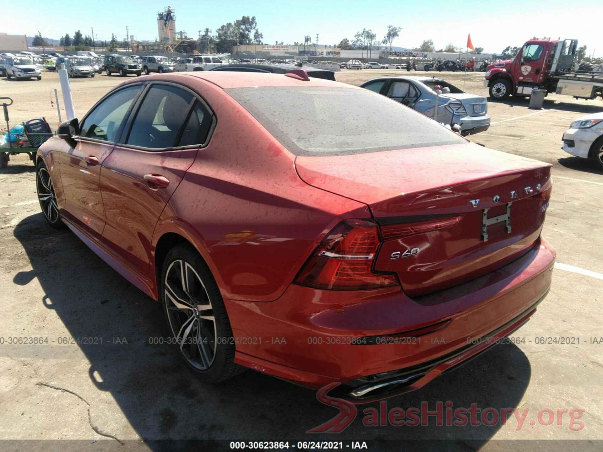 7JRA22TM2KG000618 2019 VOLVO S60