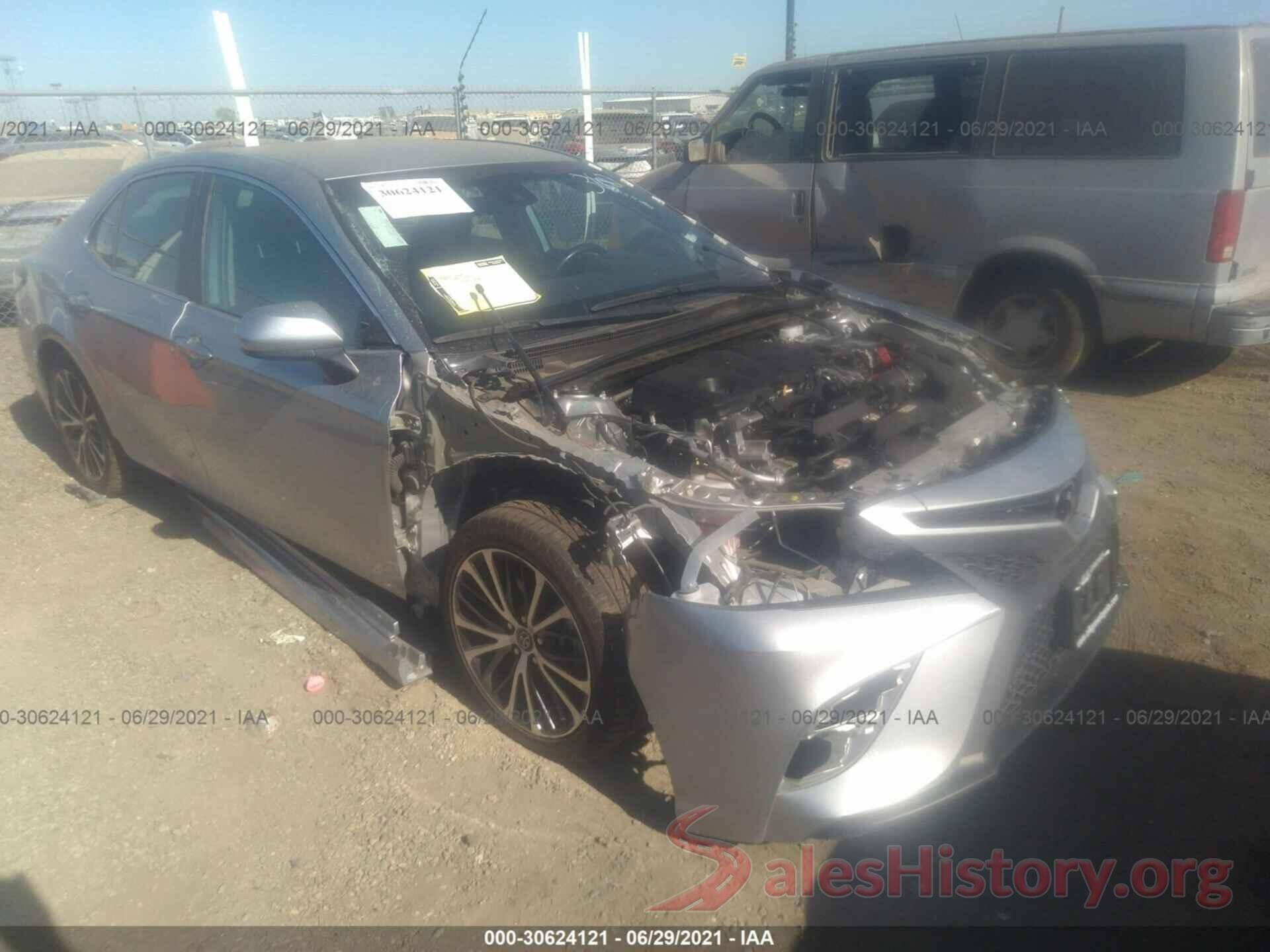 4T1B11HK2KU743946 2019 TOYOTA CAMRY