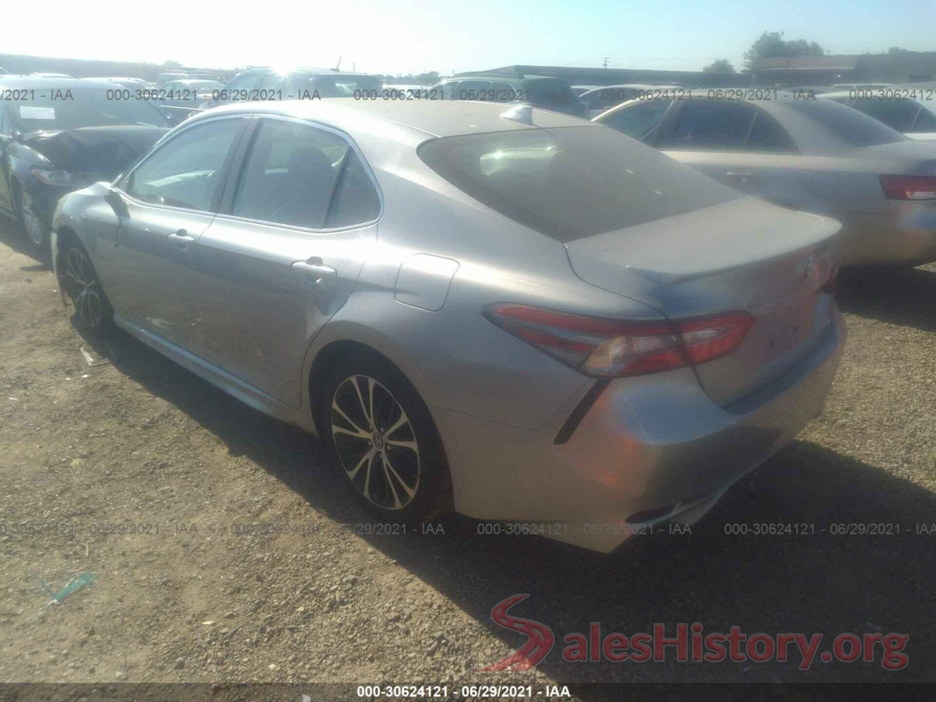 4T1B11HK2KU743946 2019 TOYOTA CAMRY