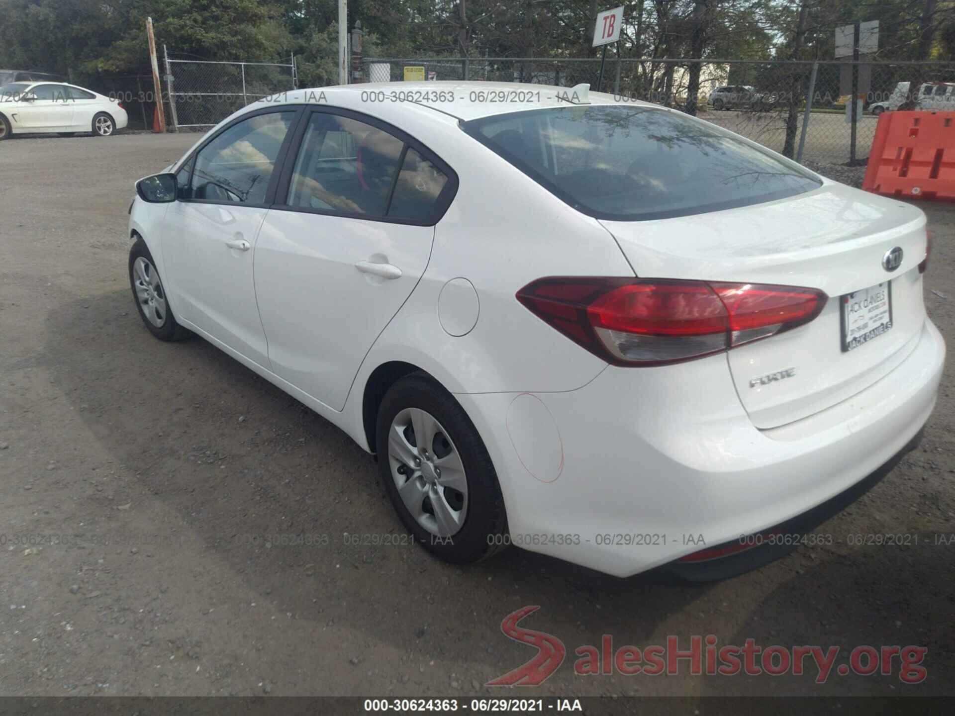 3KPFK4A75JE266436 2018 KIA FORTE