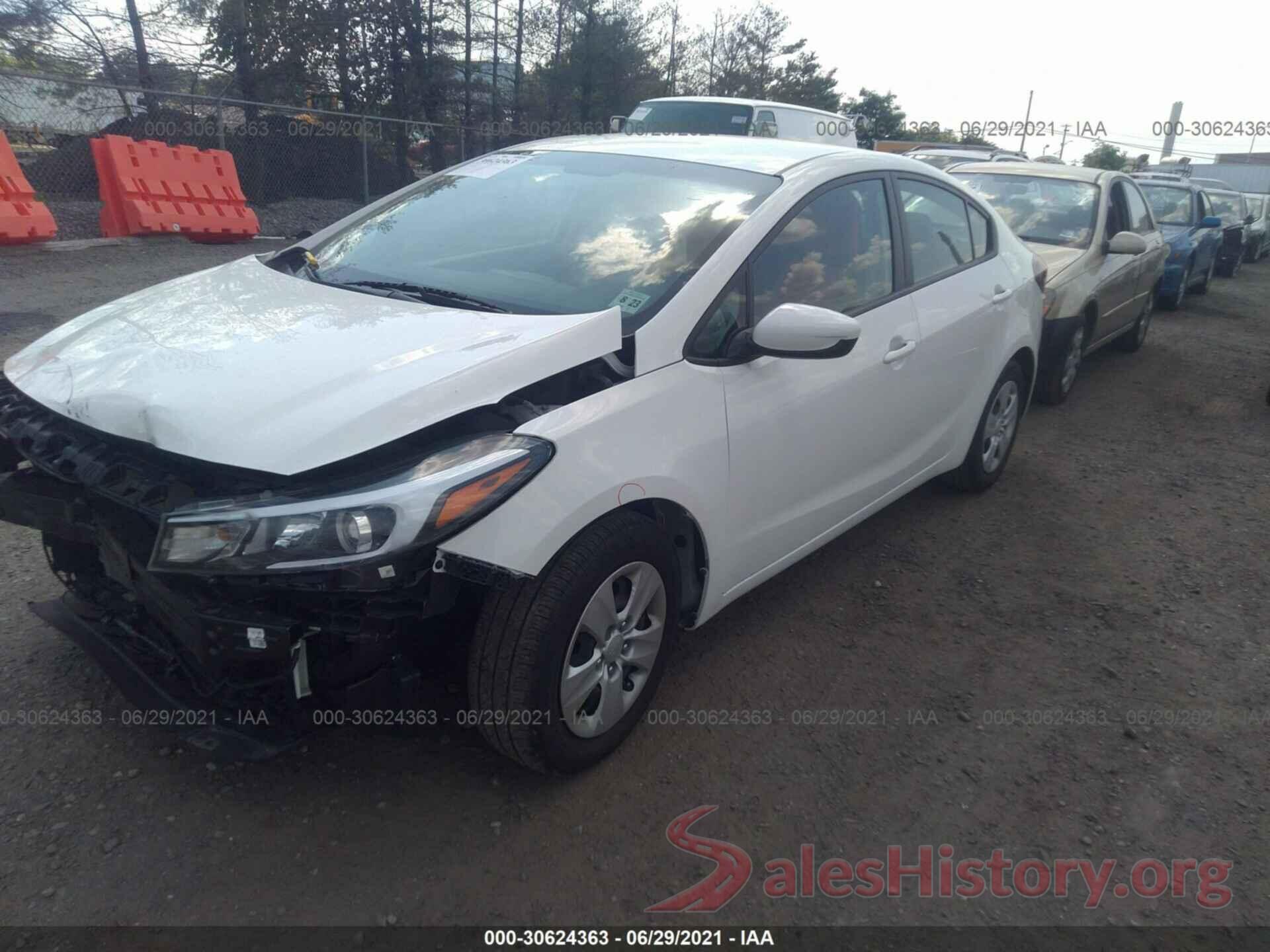 3KPFK4A75JE266436 2018 KIA FORTE