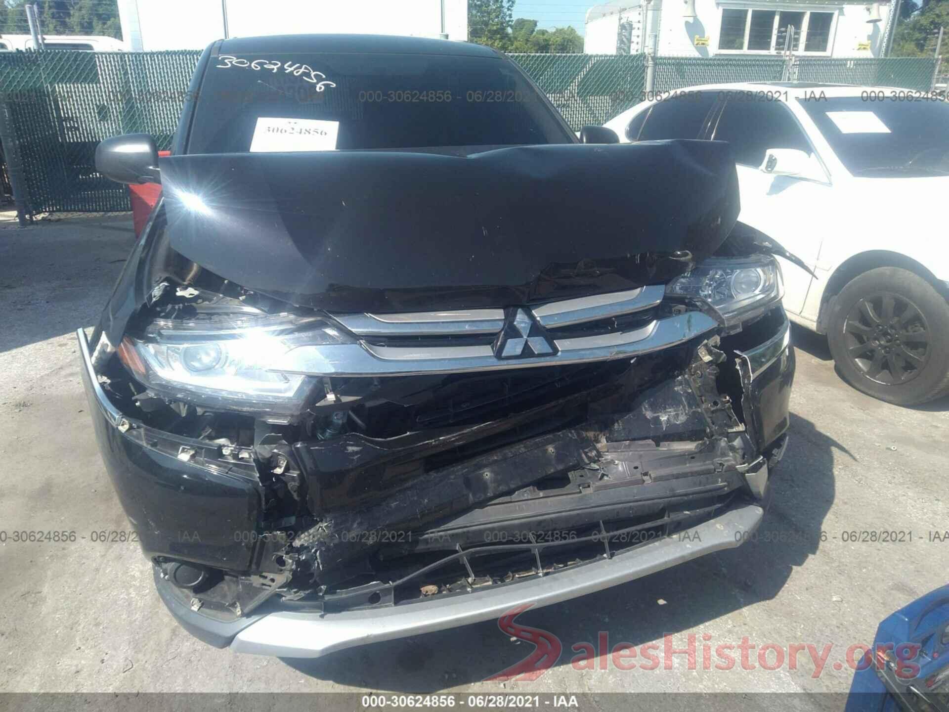 JA4AD2A3XJZ006957 2018 MITSUBISHI OUTLANDER