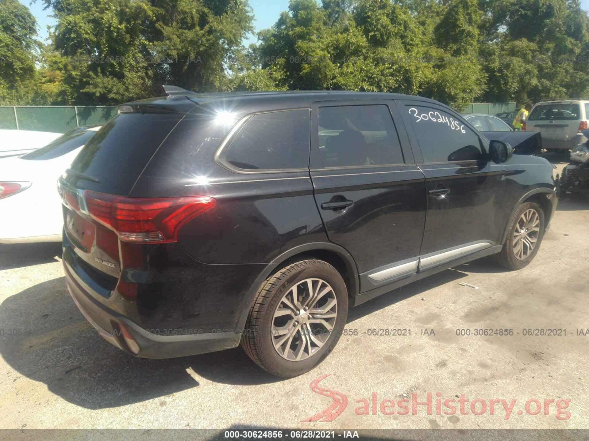 JA4AD2A3XJZ006957 2018 MITSUBISHI OUTLANDER