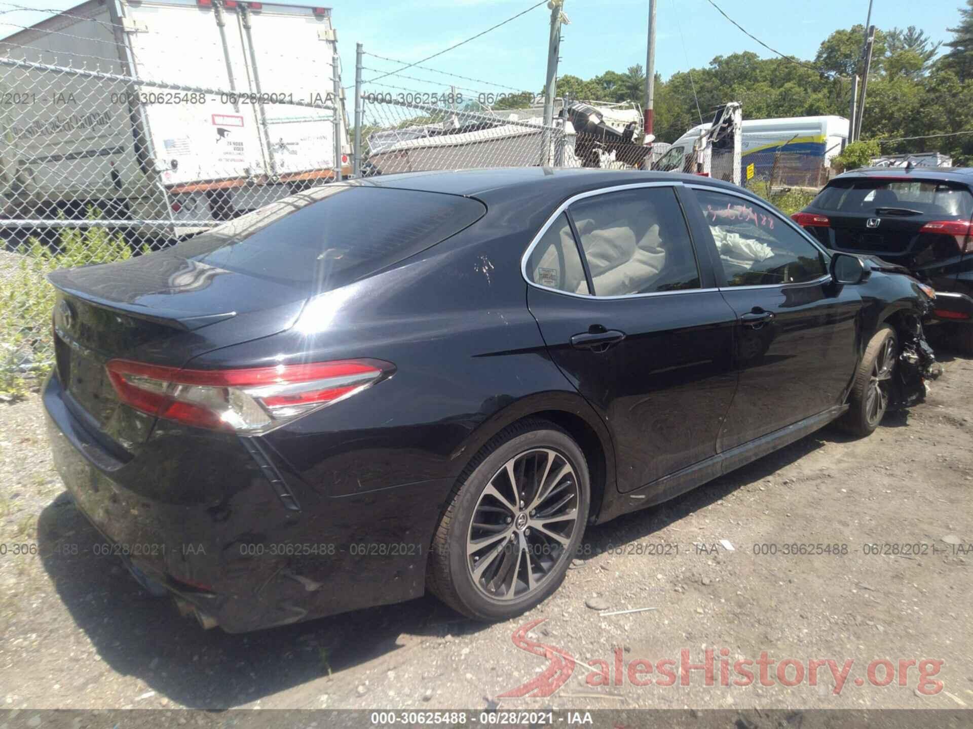 JTNB11HK1J3042495 2018 TOYOTA CAMRY