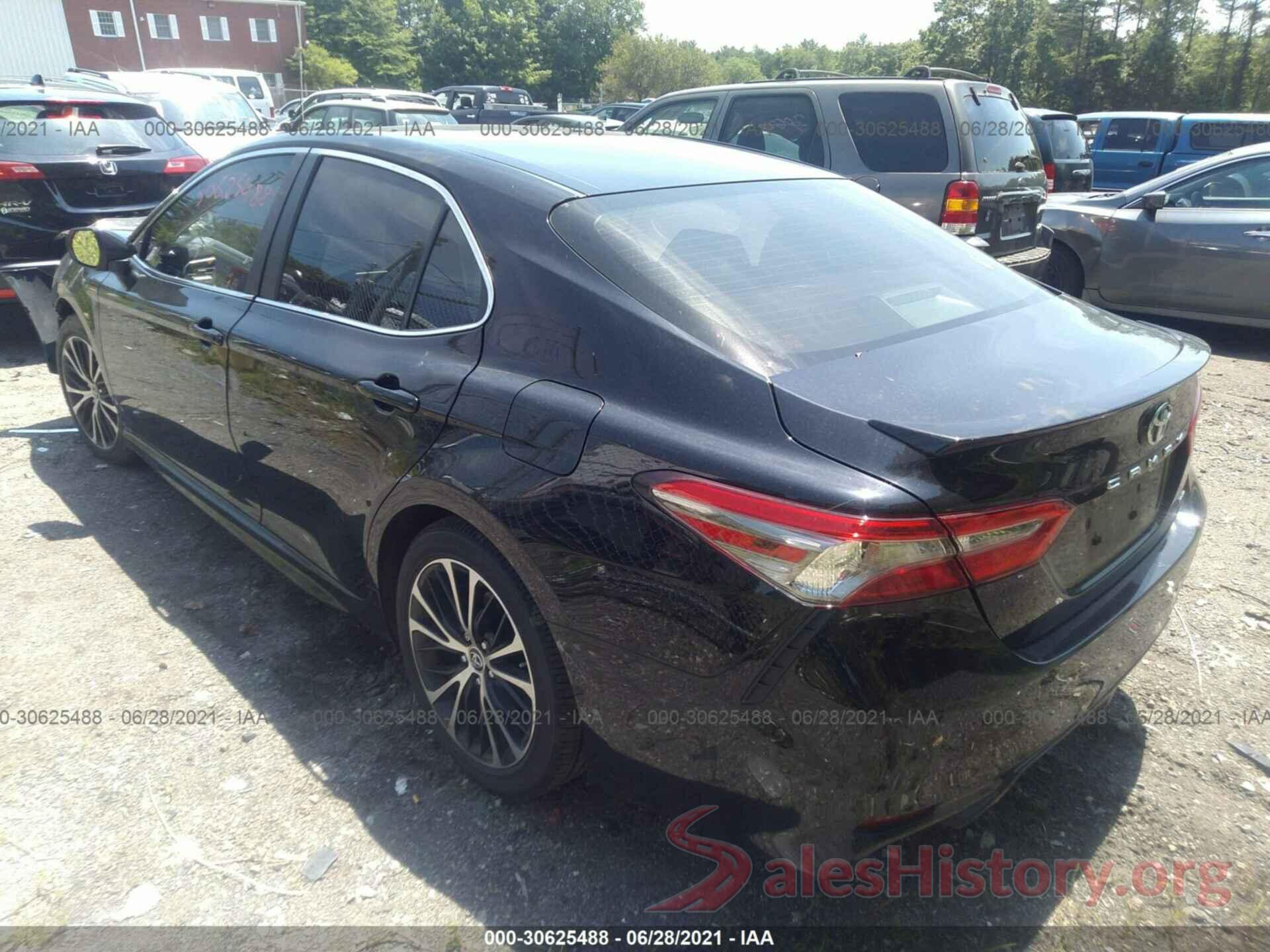 JTNB11HK1J3042495 2018 TOYOTA CAMRY