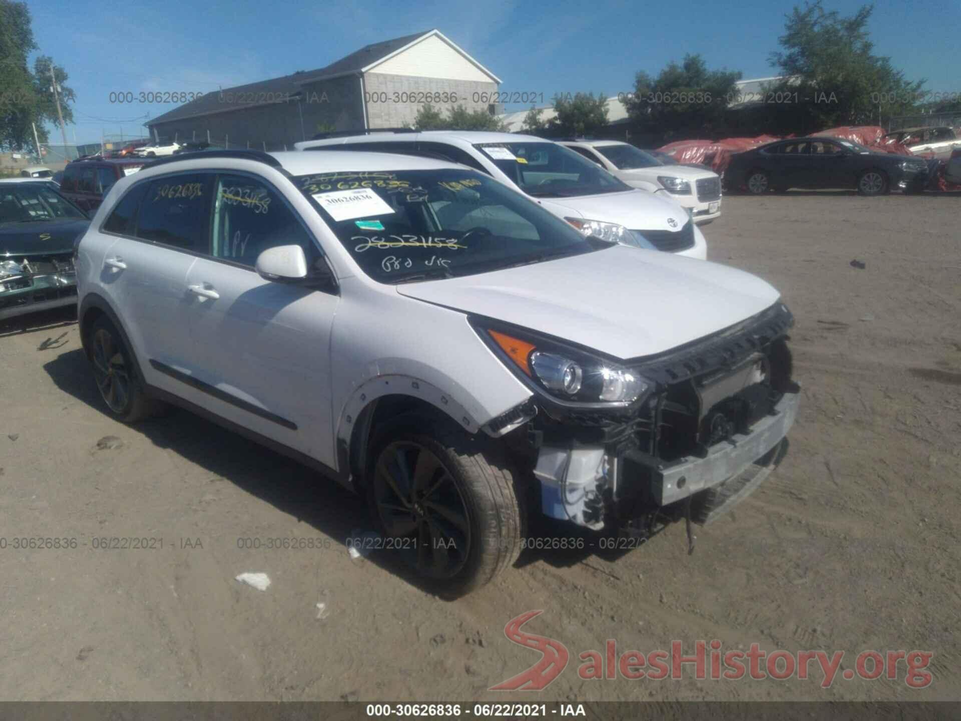 KNDCC3LC7H5092475 2017 KIA NIRO