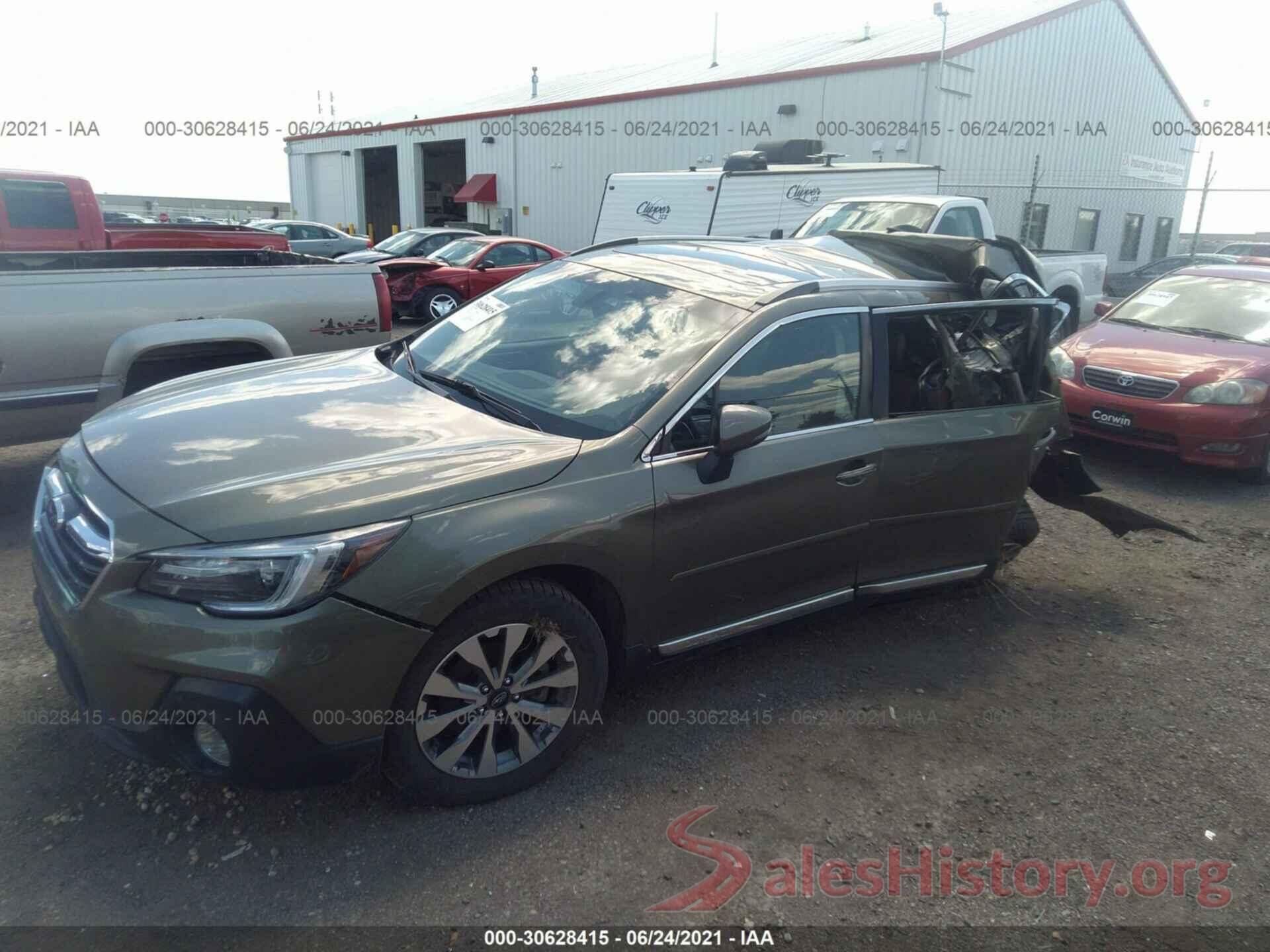 4S4BSATC2J3215518 2018 SUBARU OUTBACK