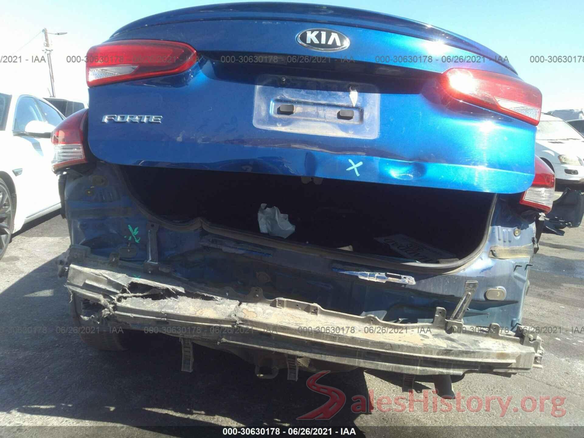 3KPFK4A72JE212124 2018 KIA FORTE