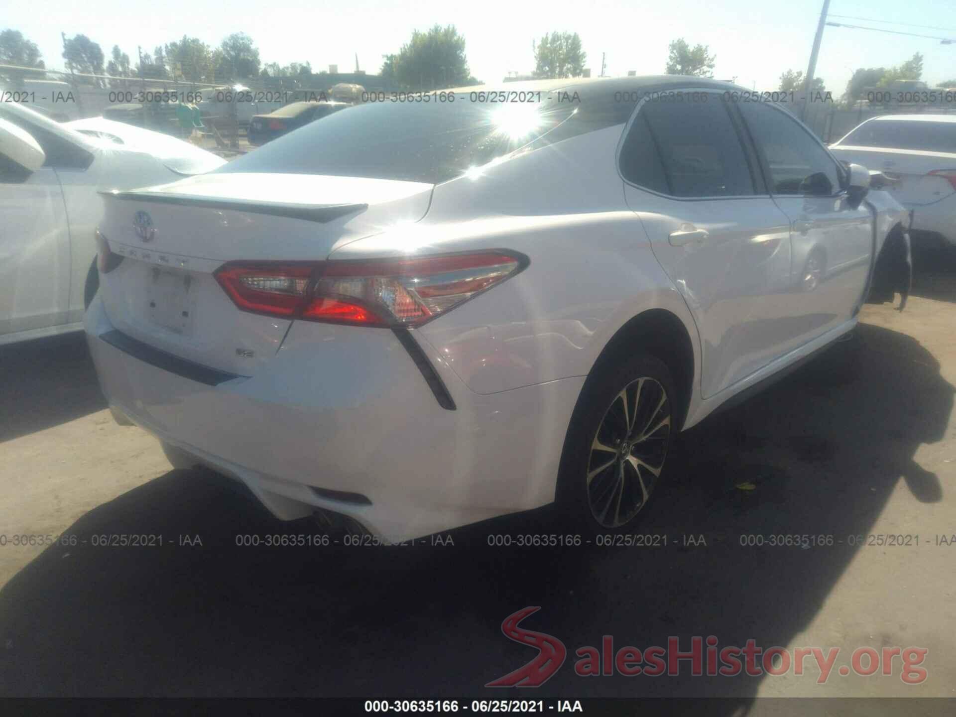 4T1B11HK9JU109984 2018 TOYOTA CAMRY