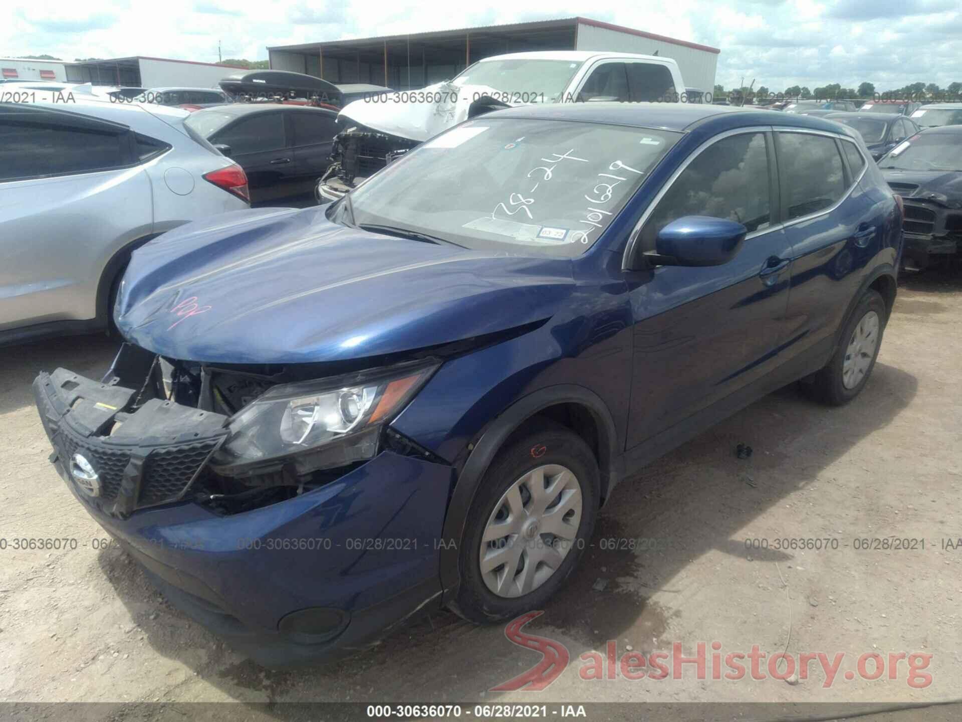 JN1BJ1CP5JW106742 2018 NISSAN ROGUE SPORT