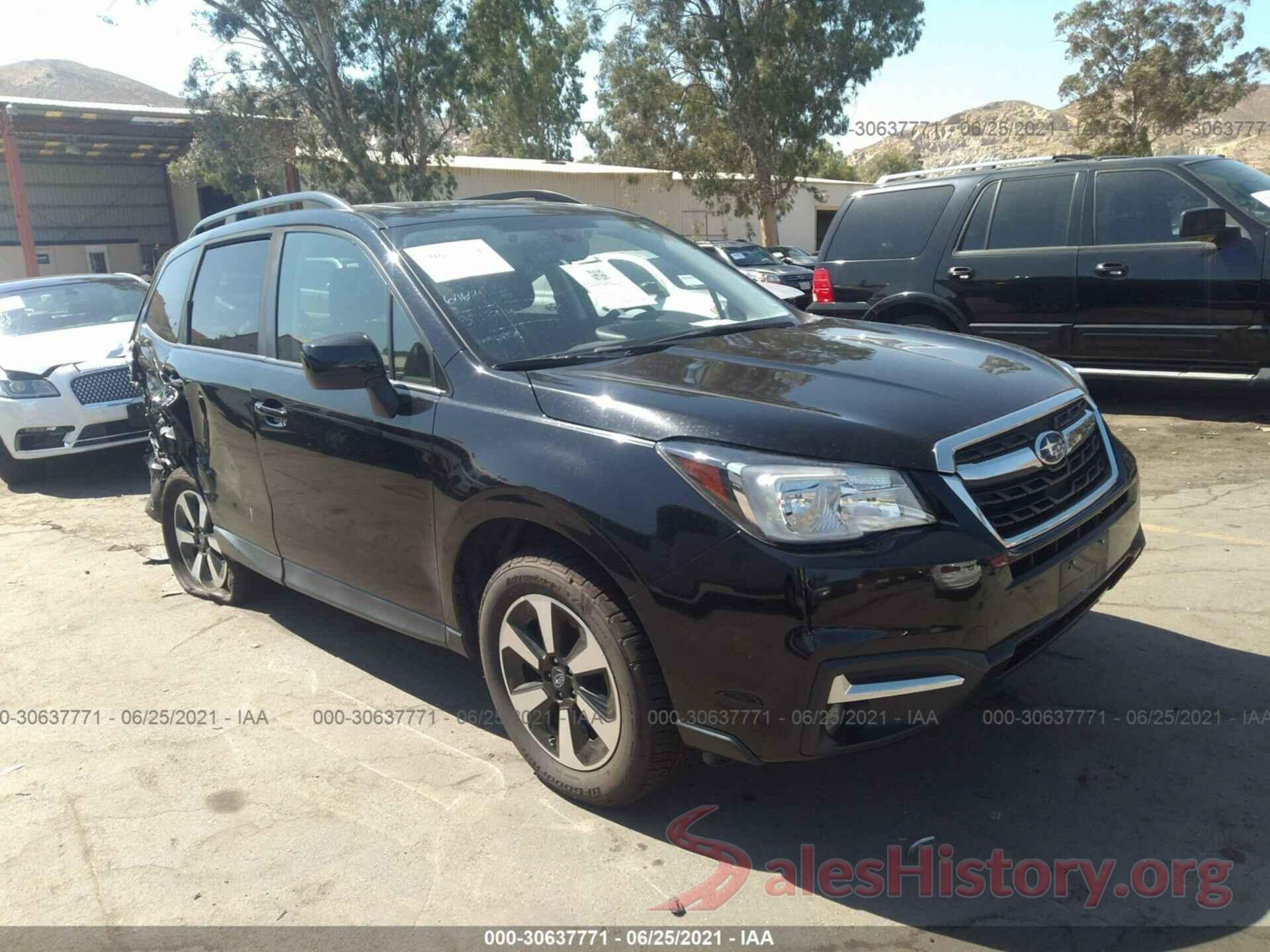 JF2SJAGC5JH438058 2018 SUBARU FORESTER