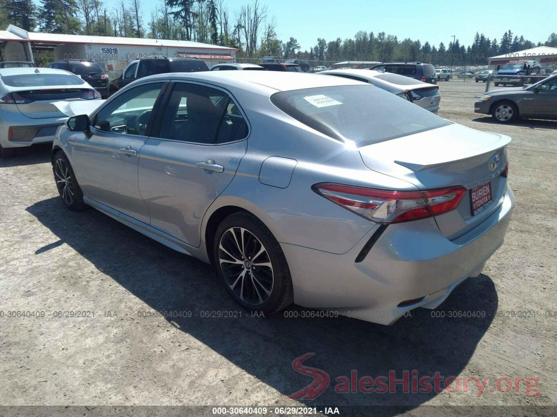 4T1B11HK5JU547627 2018 TOYOTA CAMRY