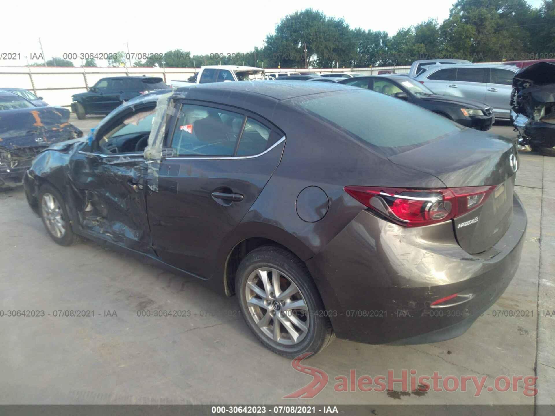 3MZBN1U70JM180213 2018 MAZDA MAZDA3 4-DOOR