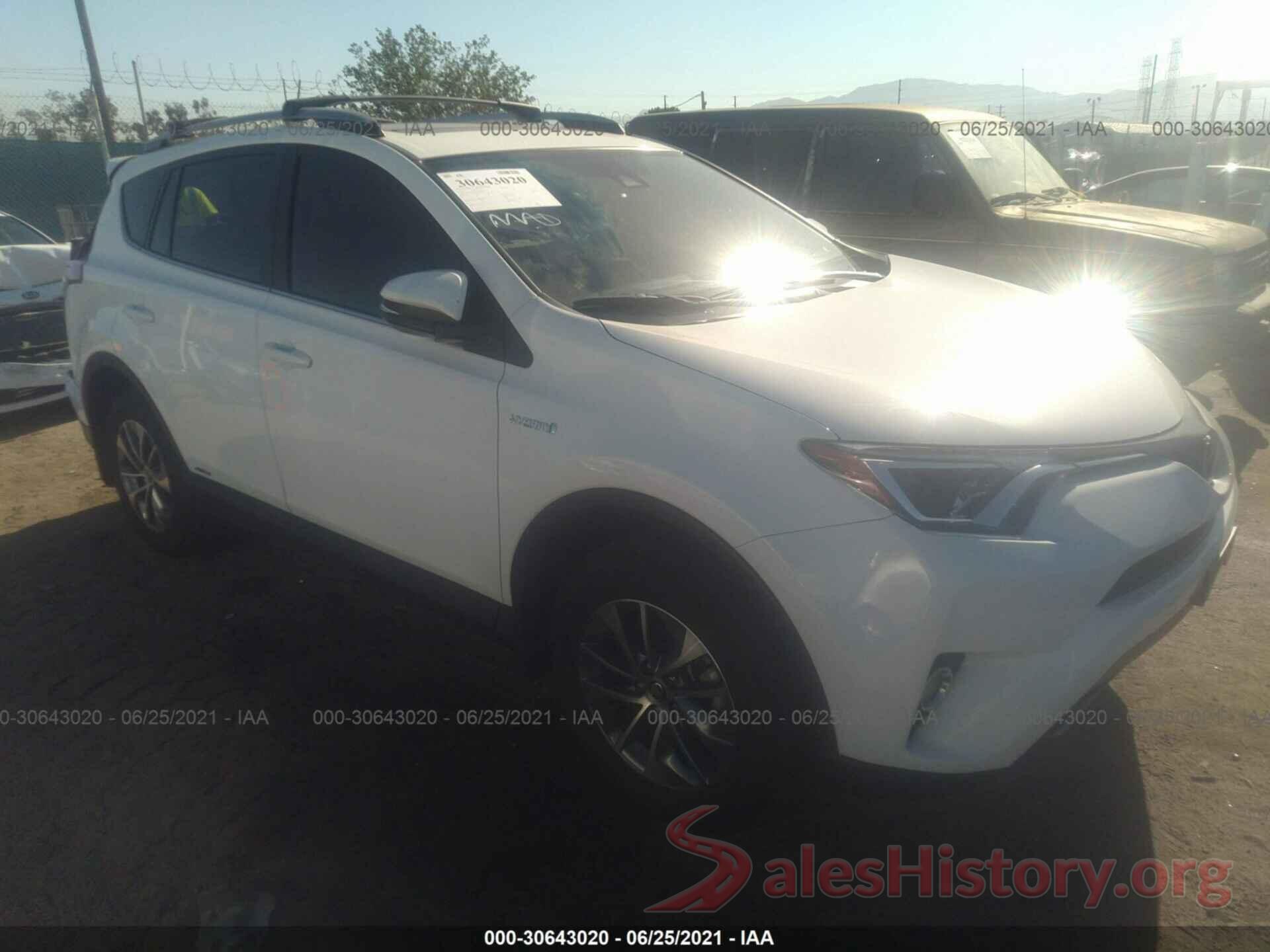 JTMRJREV3JD245592 2018 TOYOTA RAV4