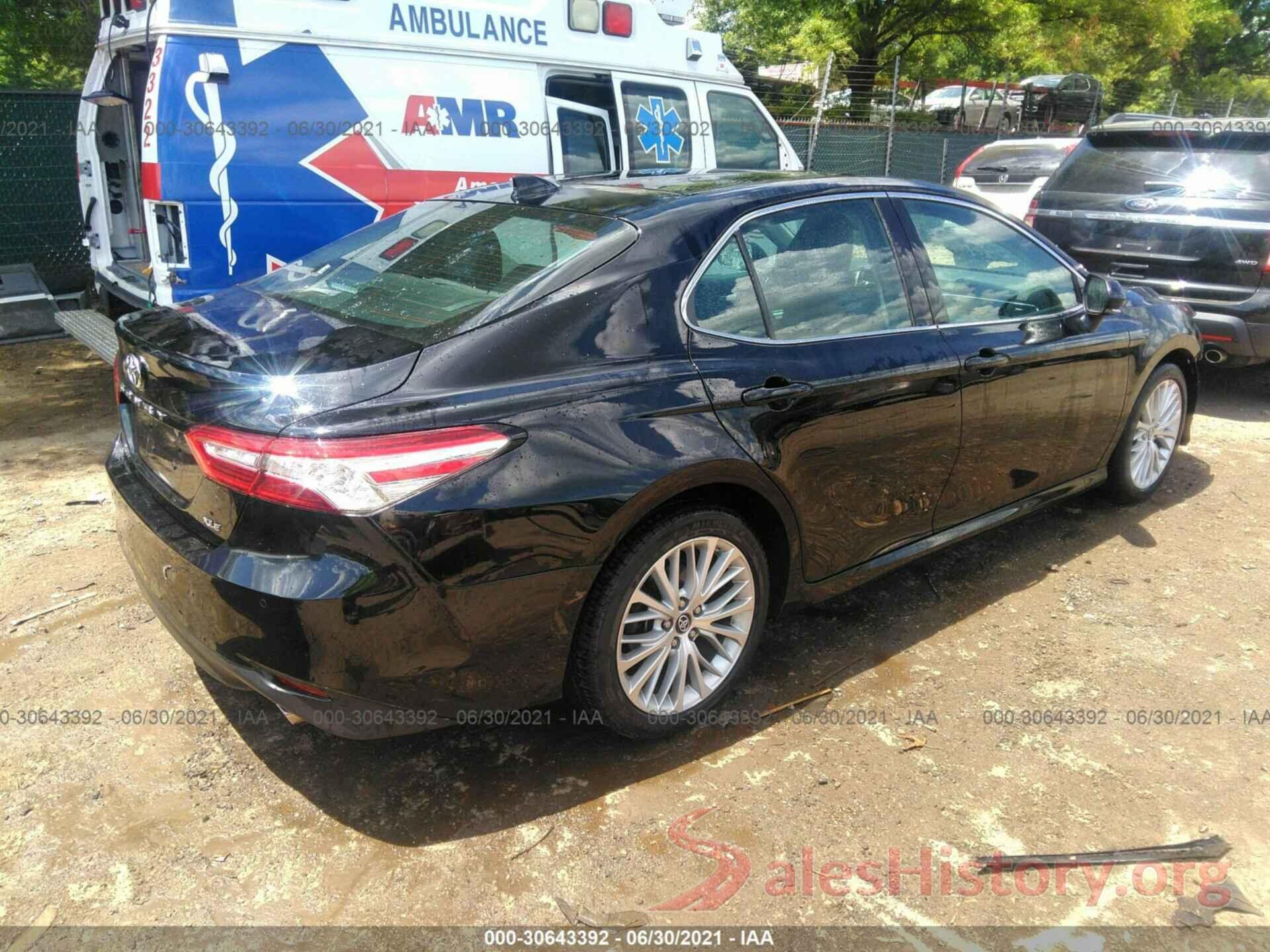 4T1B11HK5JU521609 2018 TOYOTA CAMRY