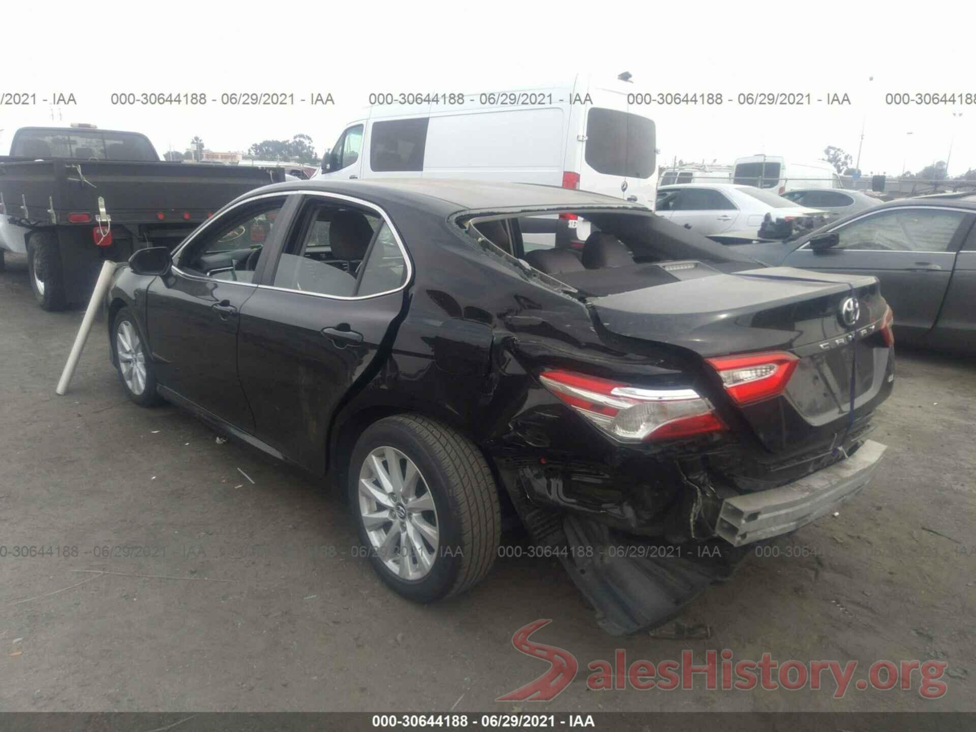 4T1B11HK8JU657815 2018 TOYOTA CAMRY