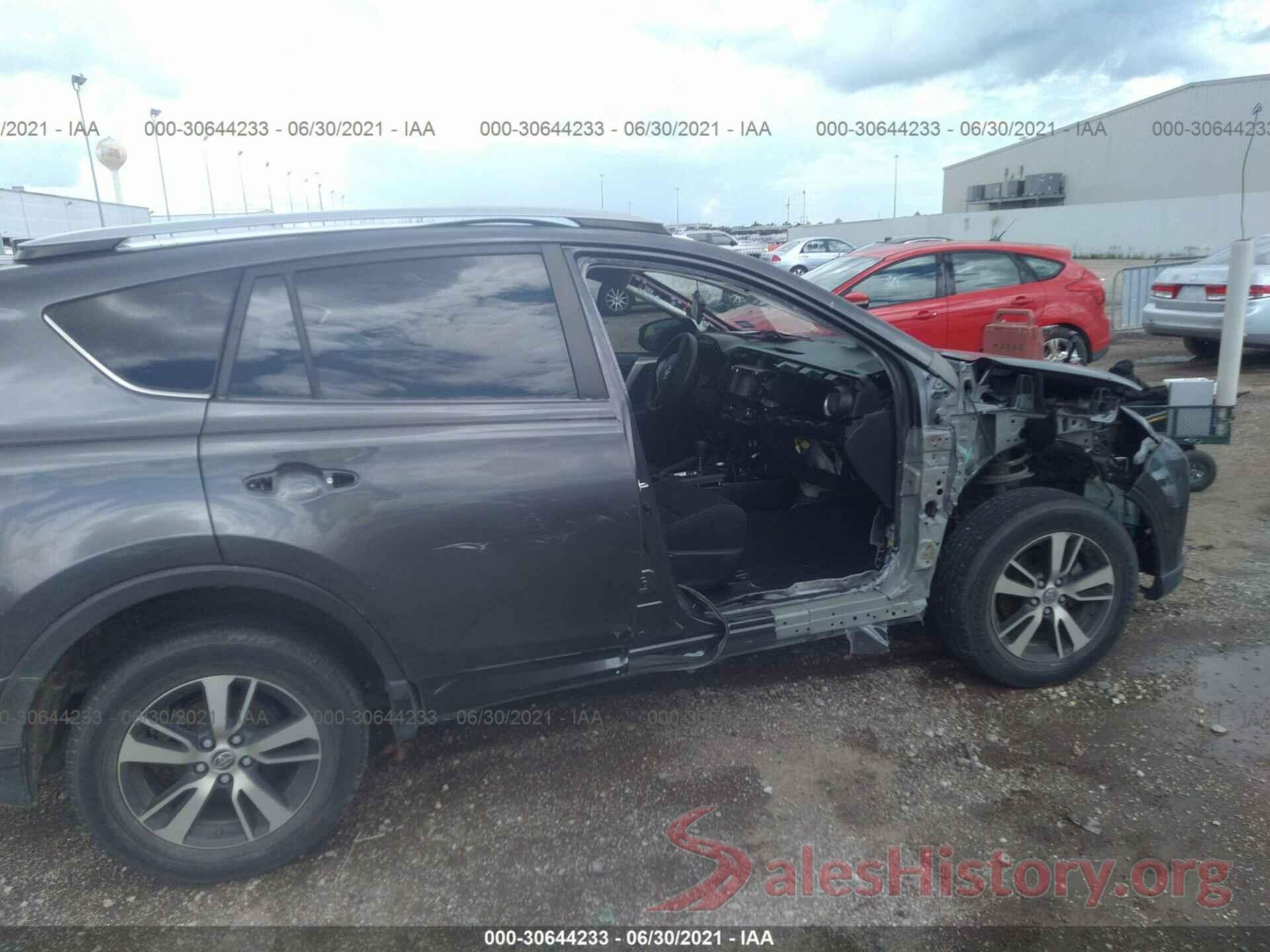 JTMWFREV9JJ733905 2018 TOYOTA RAV4