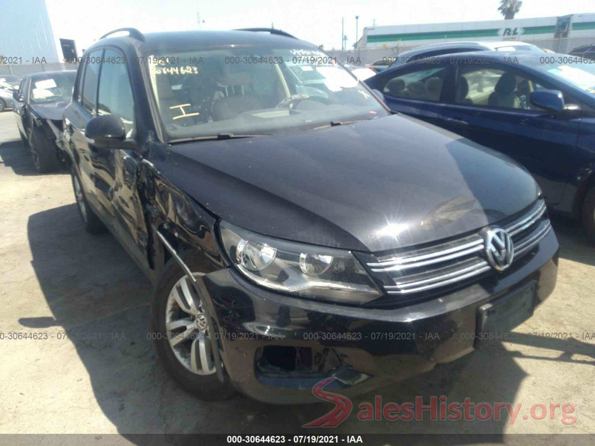 WVGAV7AX5HK006110 2017 VOLKSWAGEN TIGUAN