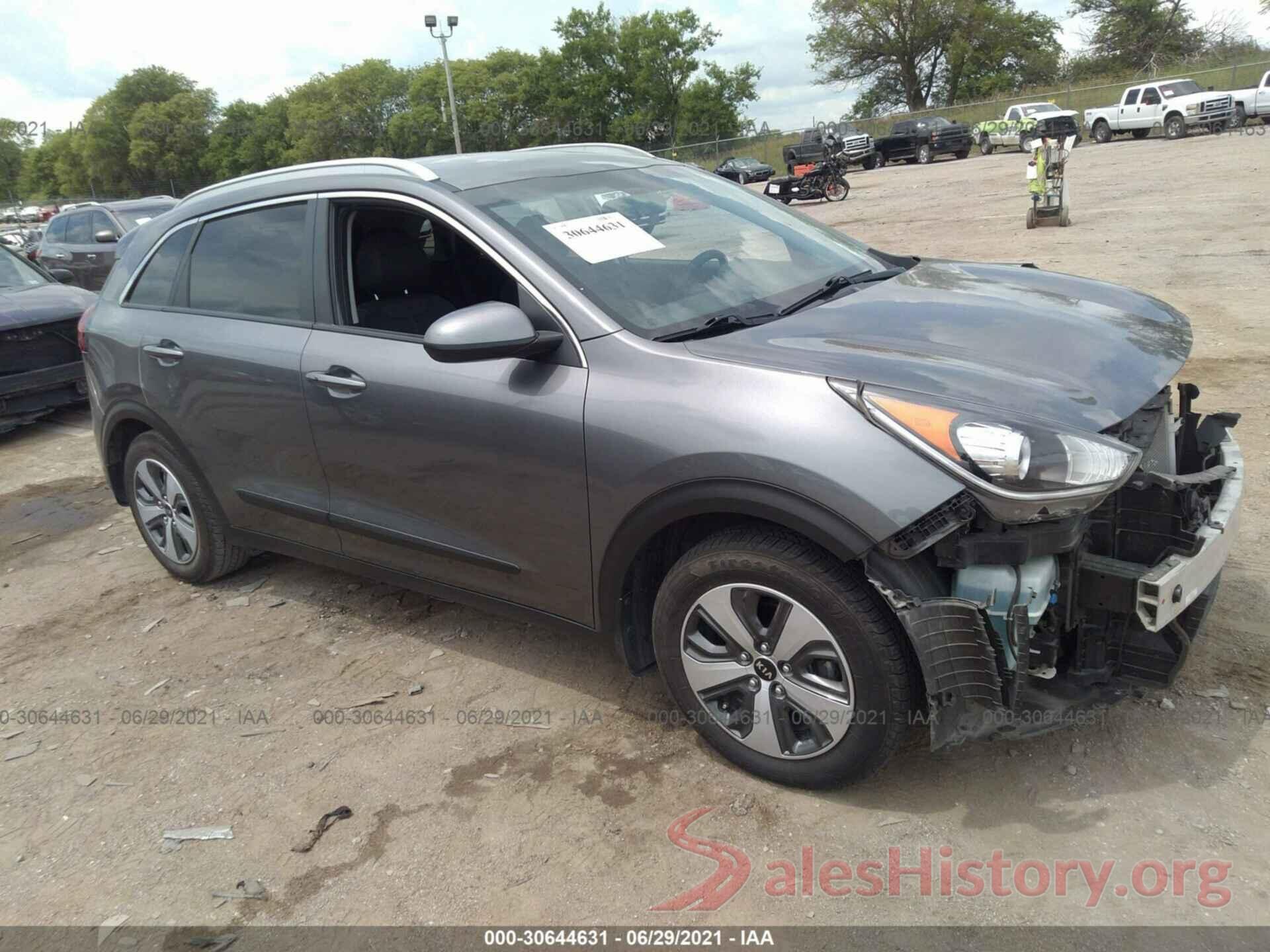 KNDCB3LC8H5066020 2017 KIA NIRO