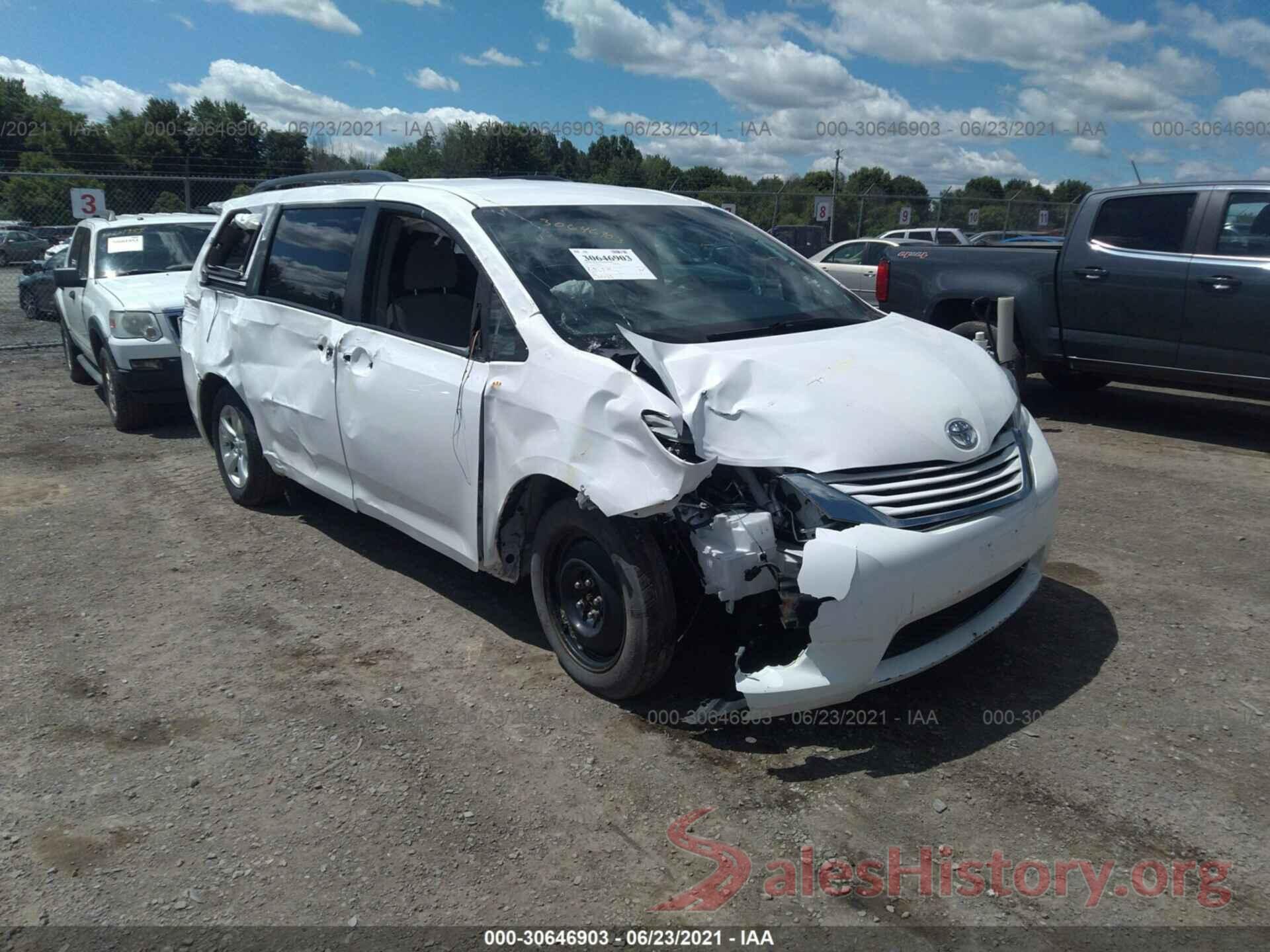 5TDKZ3DC9HS870276 2017 TOYOTA SIENNA