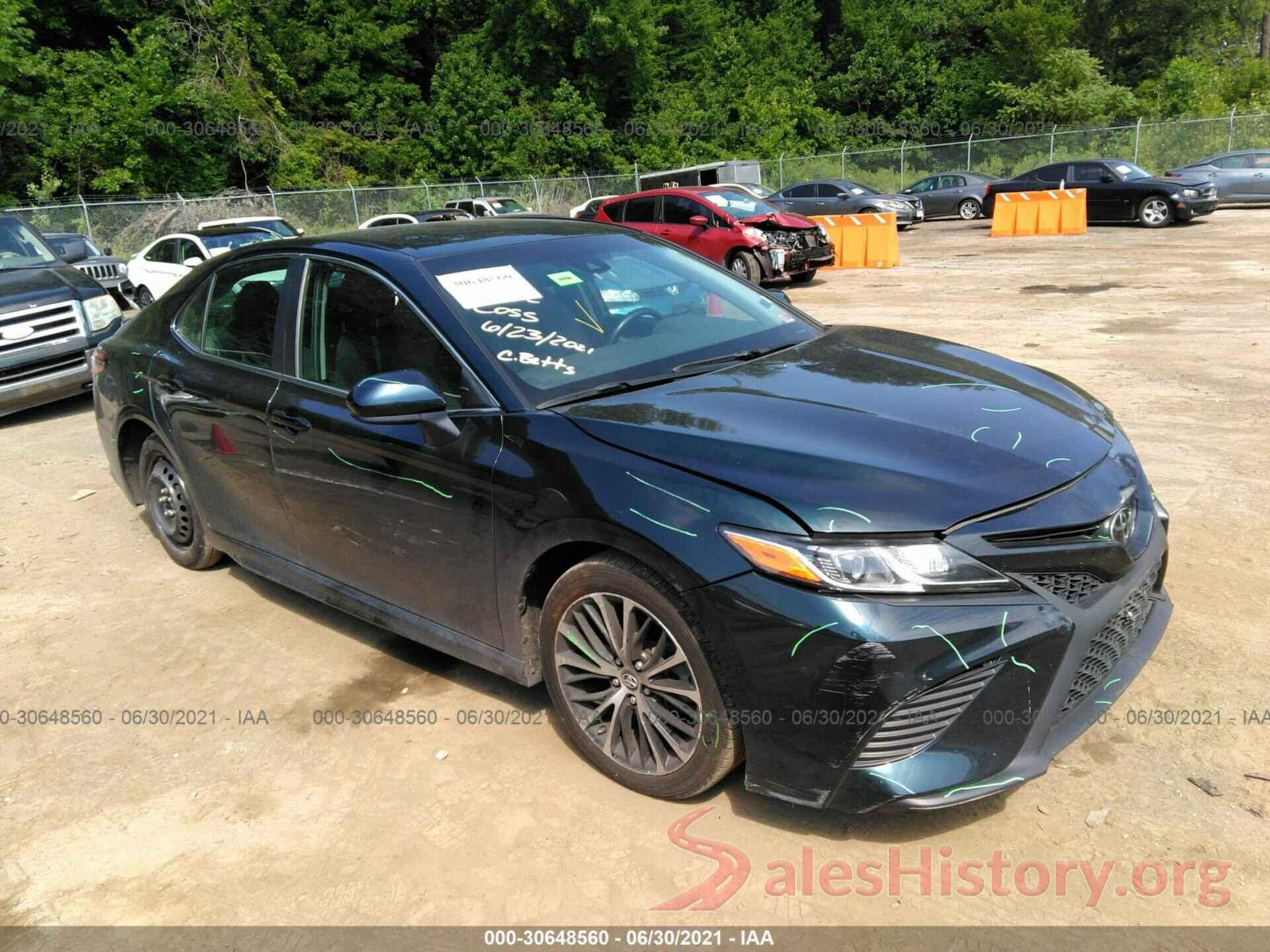 4T1B11HK9JU678236 2018 TOYOTA CAMRY