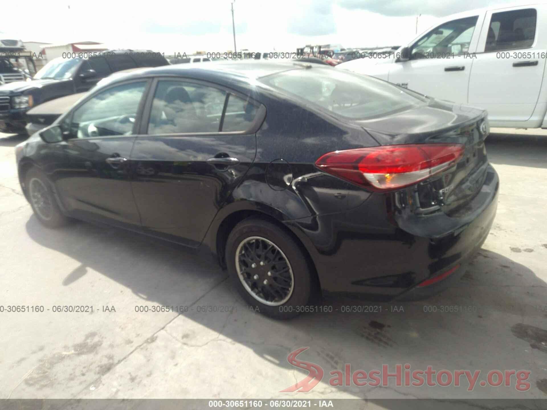 3KPFK4A7XHE038426 2017 KIA FORTE