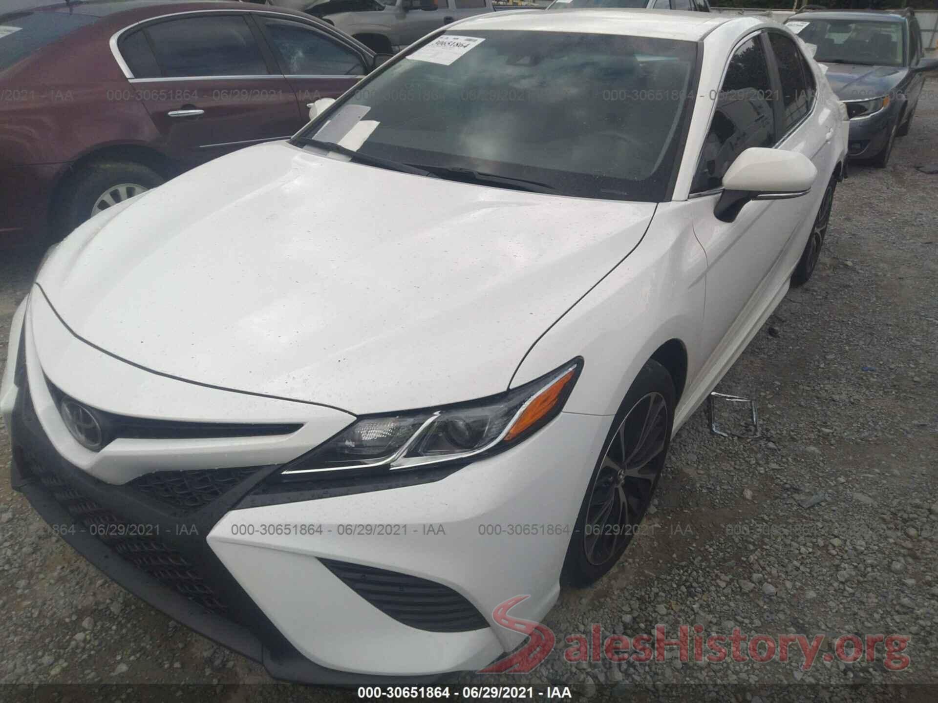 4T1B11HKXJU097697 2018 TOYOTA CAMRY