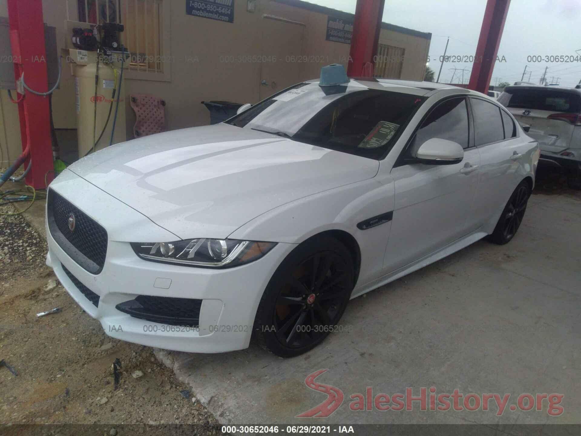 SAJAF4GXXJCP37608 2018 JAGUAR XE