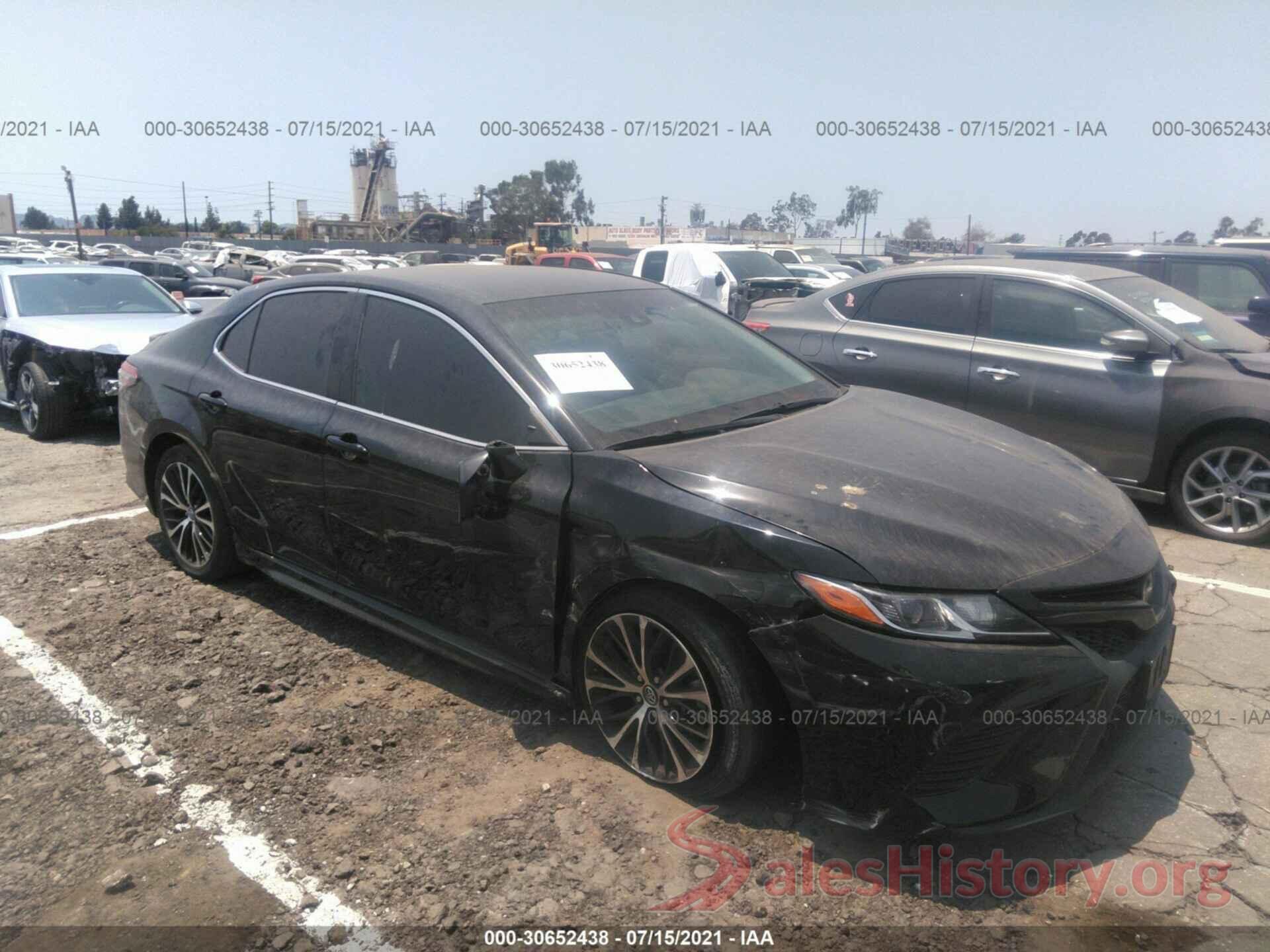 4T1B11HK7JU618309 2018 TOYOTA CAMRY