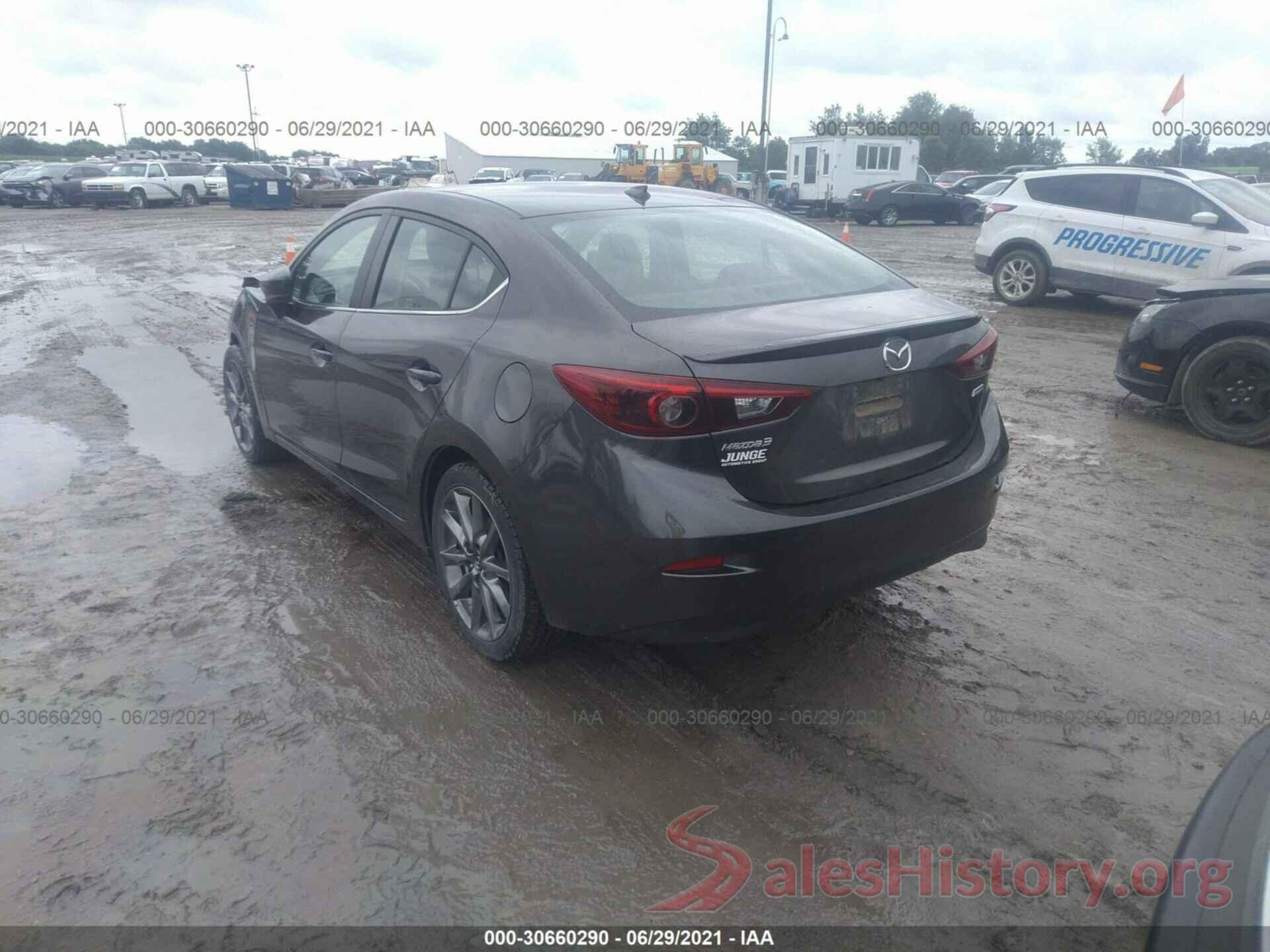 3MZBN1W32JM272448 2018 MAZDA MAZDA3 4-DOOR