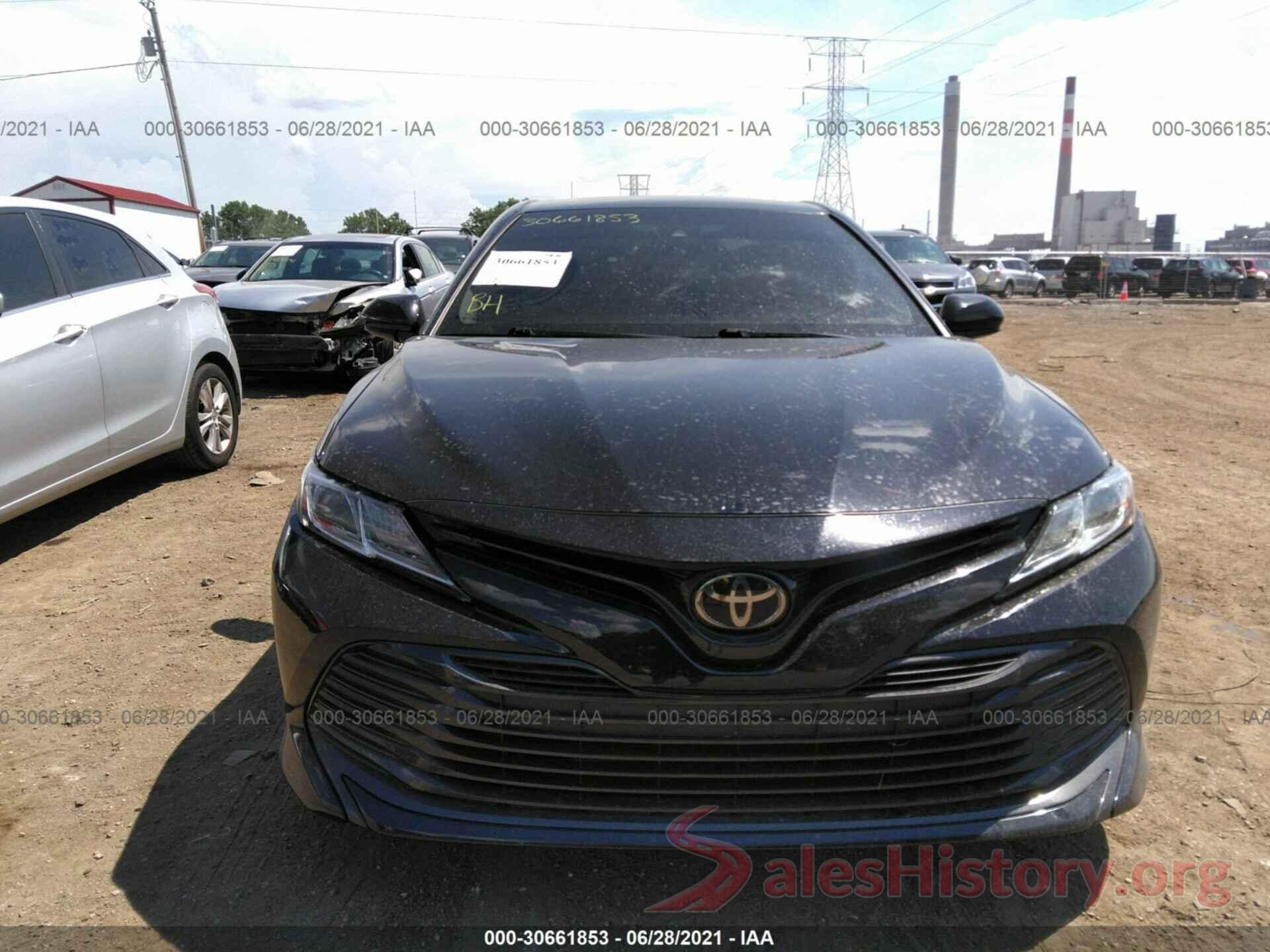 4T1B11HK4JU069863 2018 TOYOTA CAMRY