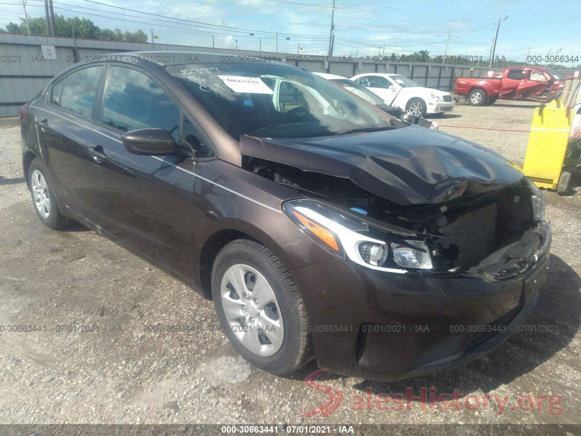 3KPFK4A75HE123819 2017 KIA FORTE