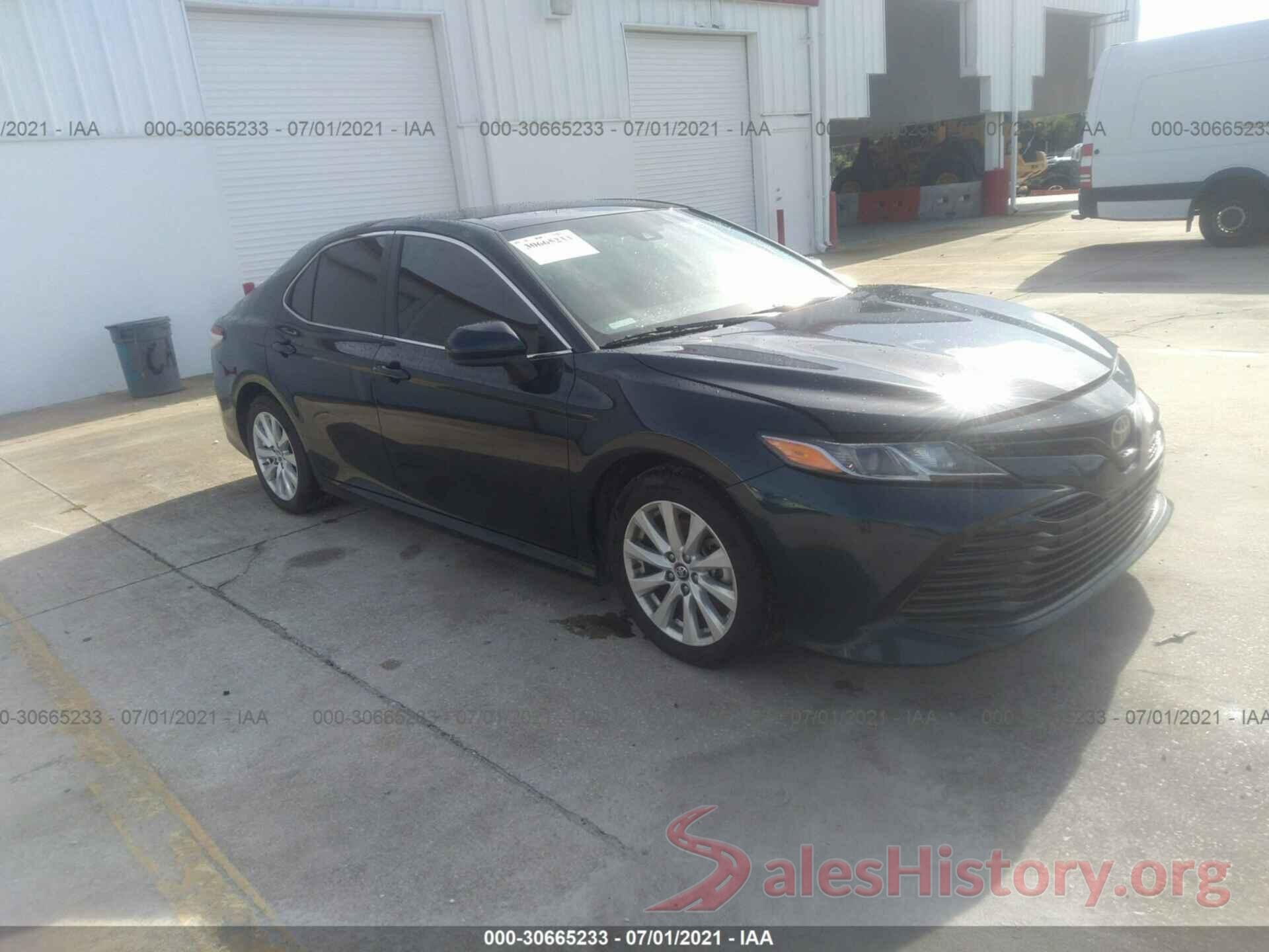 4T1B11HK3JU660668 2018 TOYOTA CAMRY