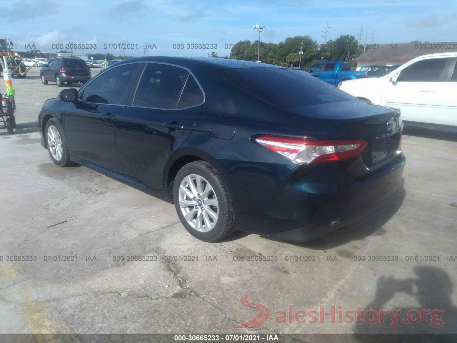 4T1B11HK3JU660668 2018 TOYOTA CAMRY