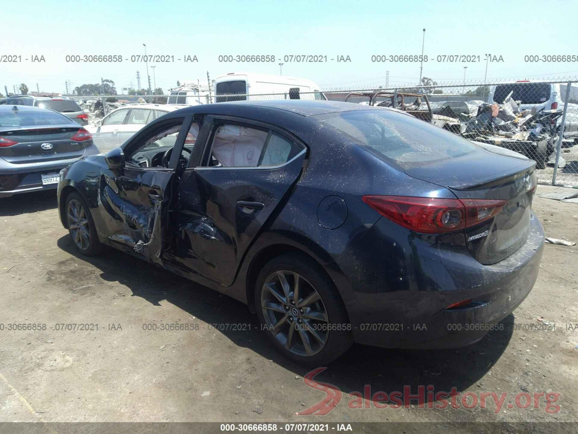 3MZBN1V38JM277154 2018 MAZDA MAZDA3 4-DOOR