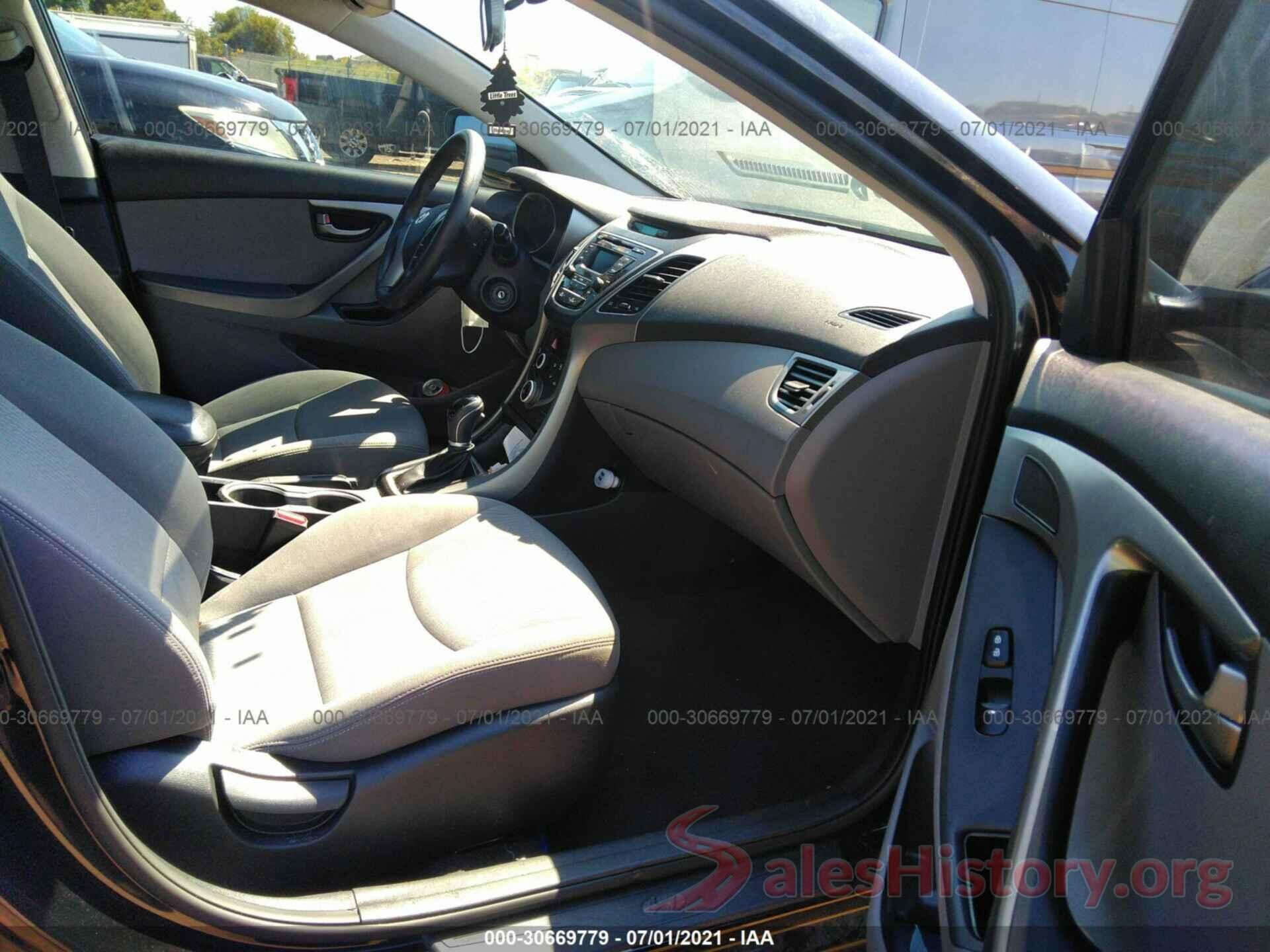 KMHDH4AE8GU517069 2016 HYUNDAI ELANTRA