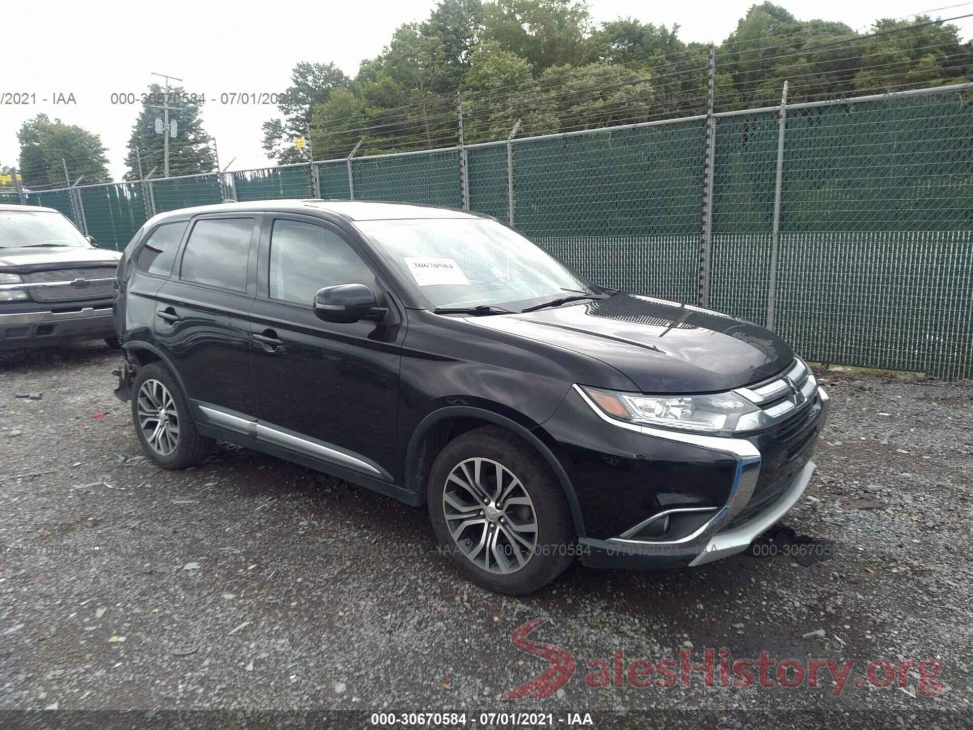 JA4AZ3A33HZ035900 2017 MITSUBISHI OUTLANDER