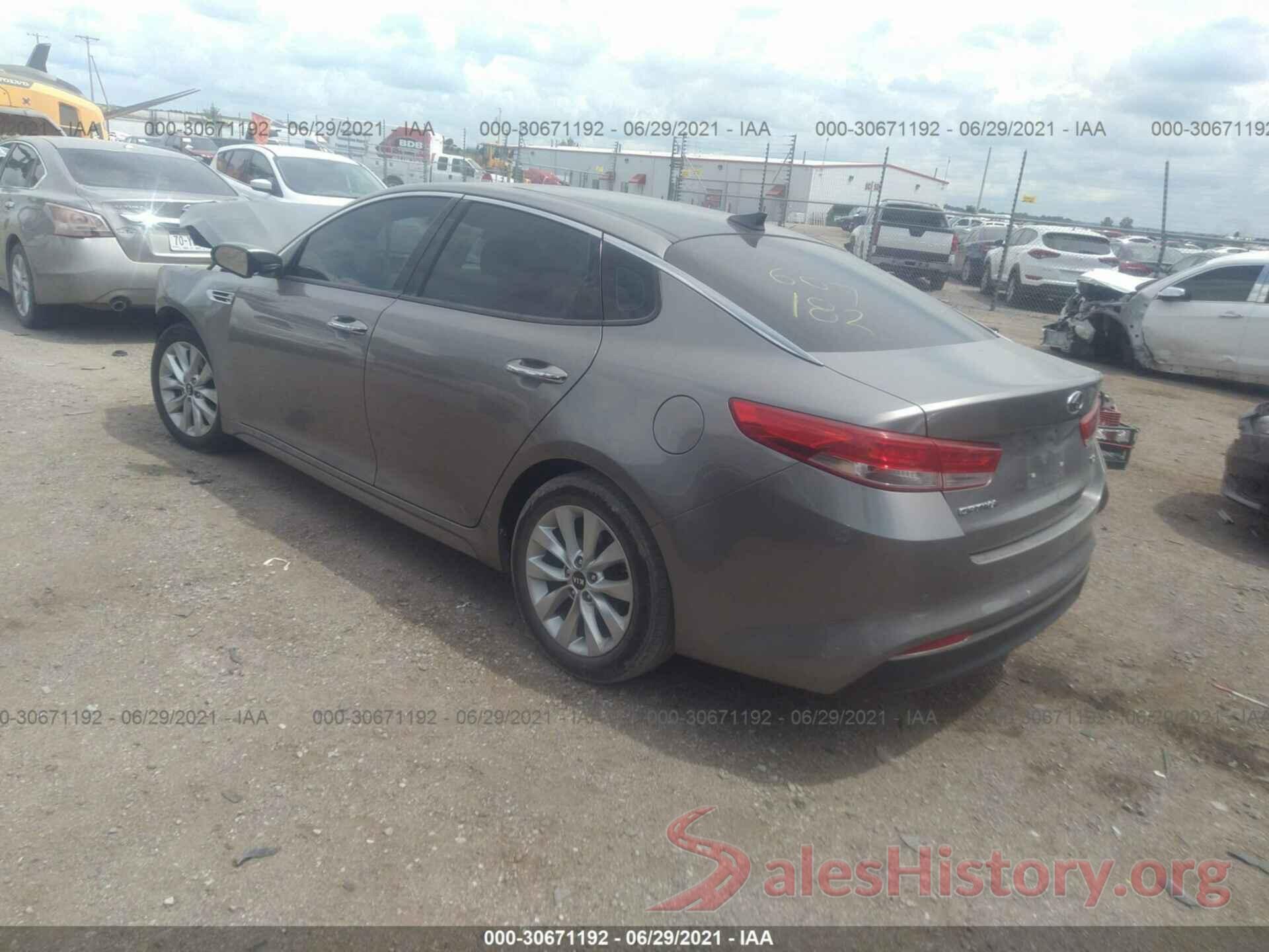 5XXGU4L3XHG145038 2017 KIA OPTIMA