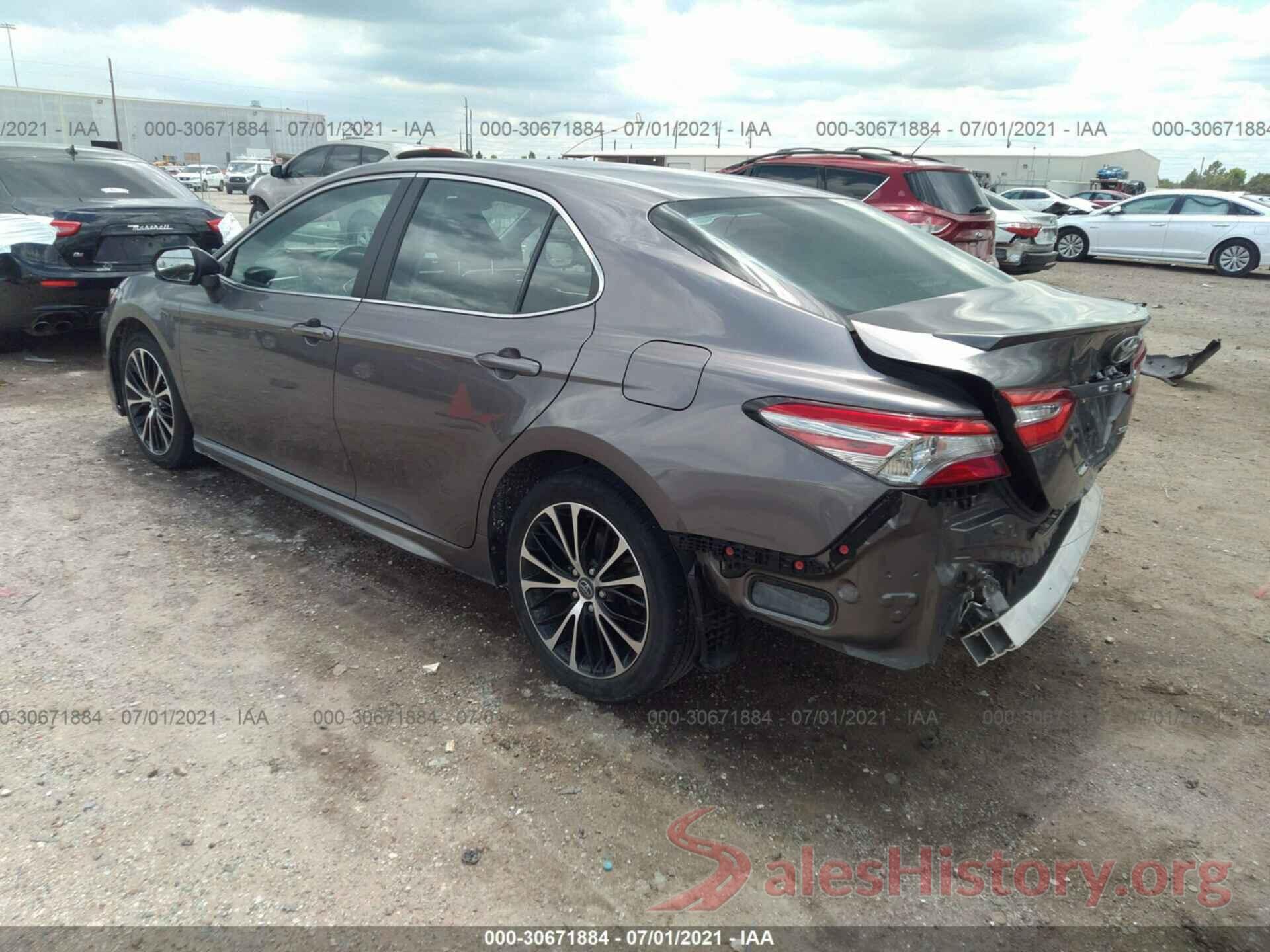 4T1B11HK2JU022072 2018 TOYOTA CAMRY