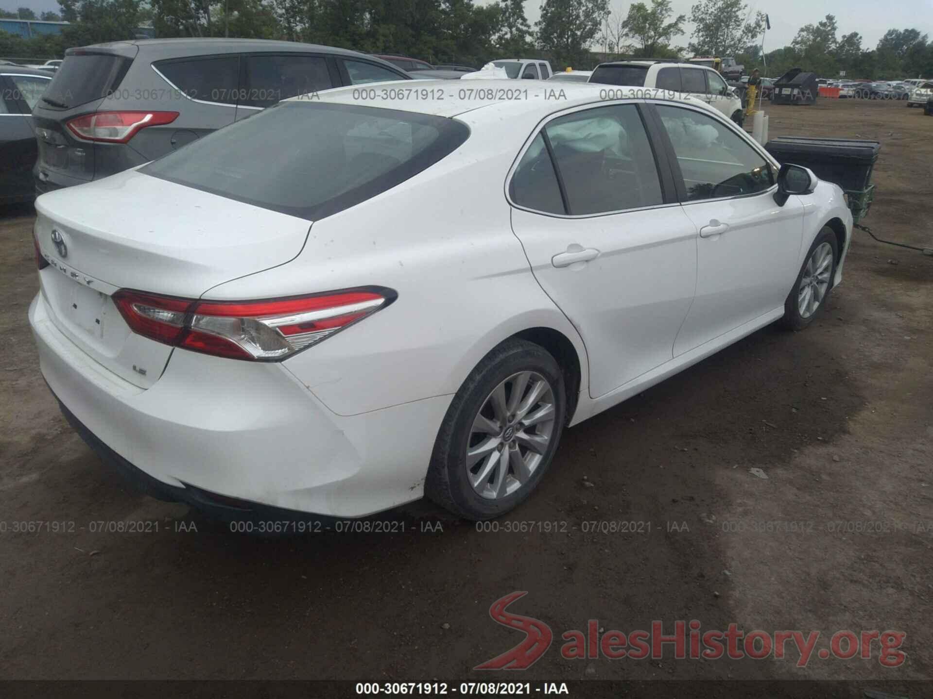 4T1B11HKXJU008761 2018 TOYOTA CAMRY