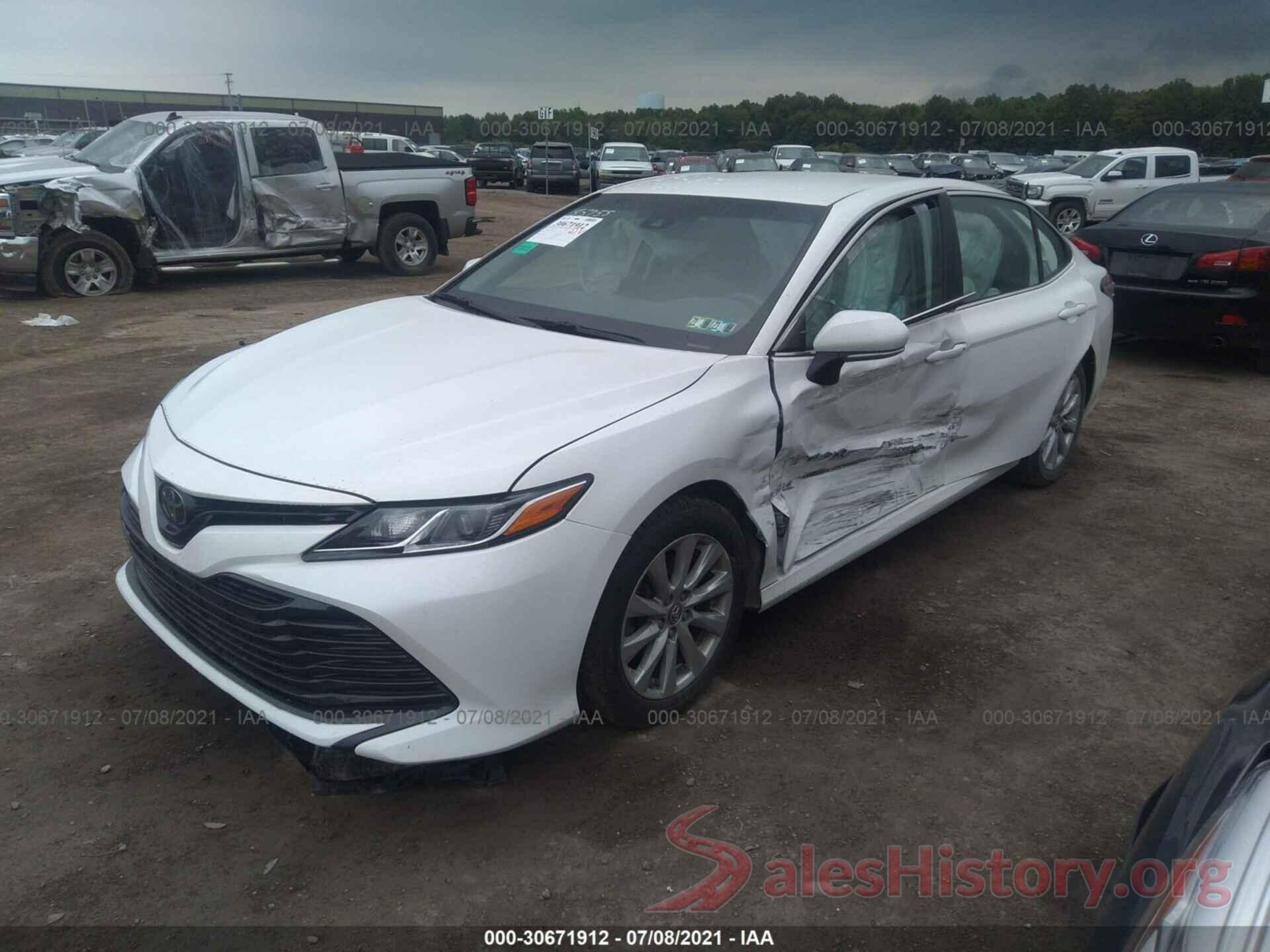 4T1B11HKXJU008761 2018 TOYOTA CAMRY